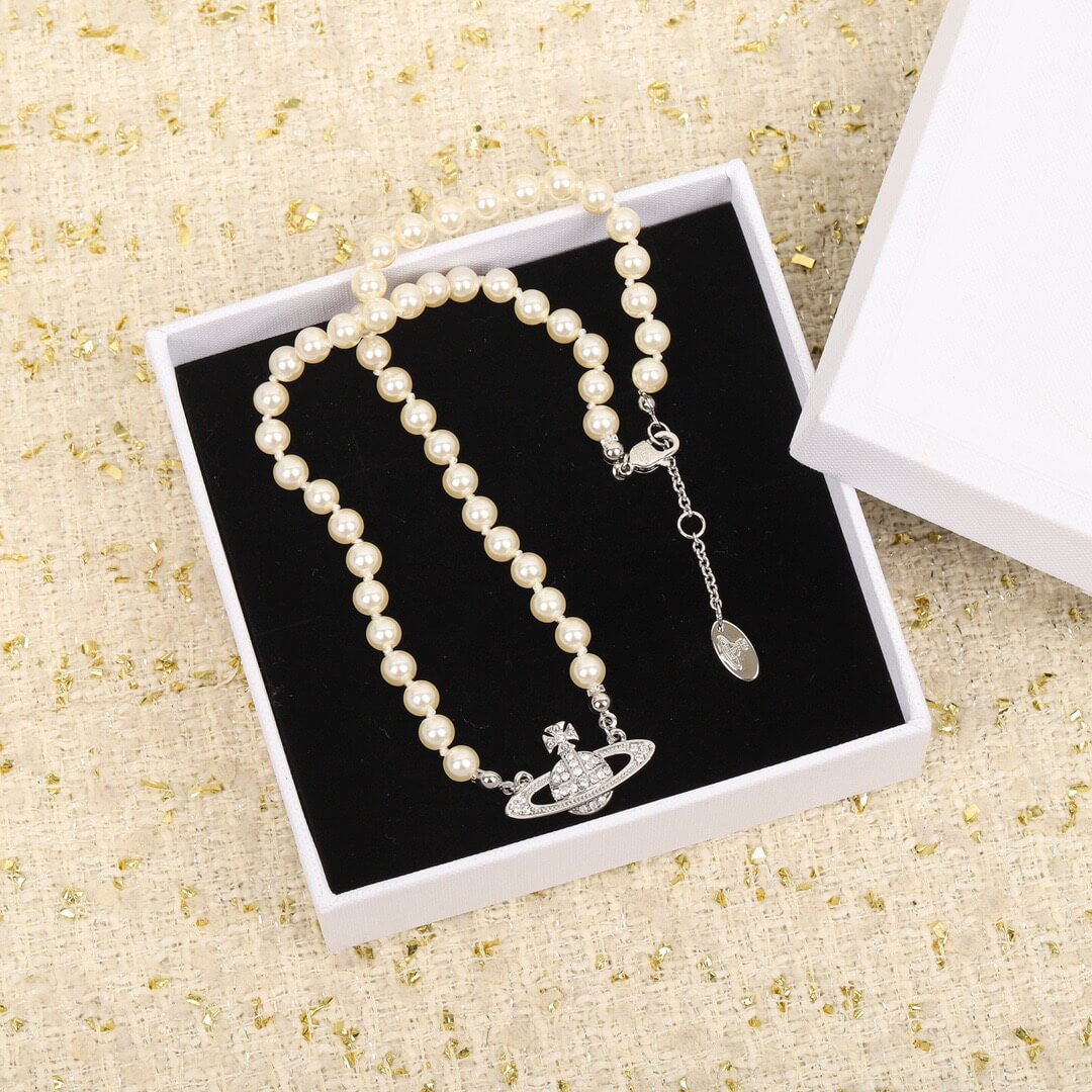 Vivienne Westwood Pearl Choker