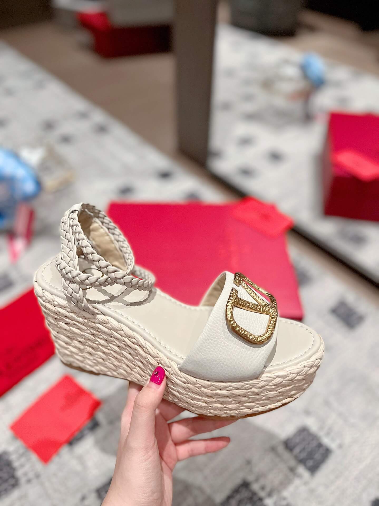 VALEN Wedges