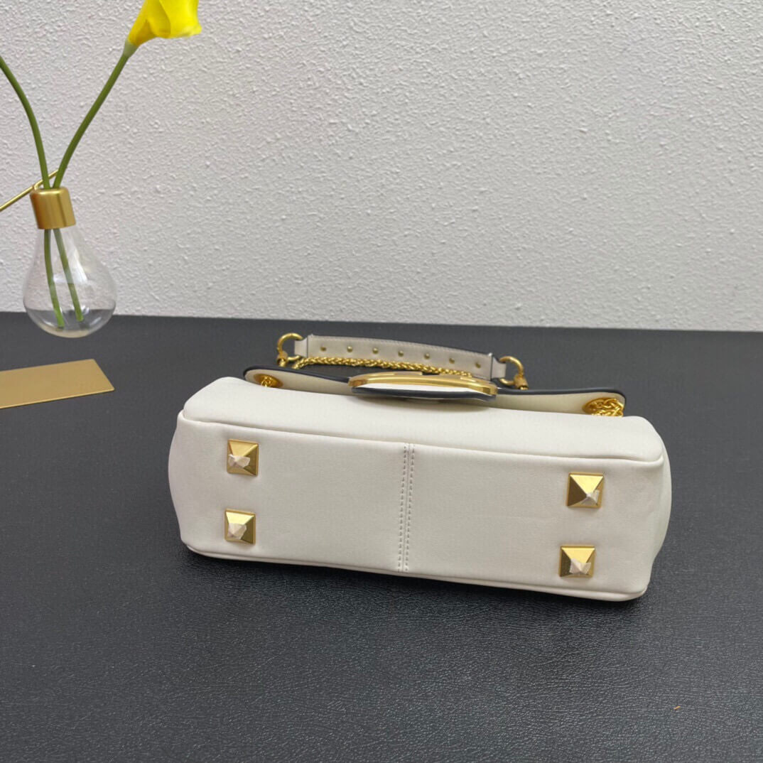 VALEN Vlogo Studs