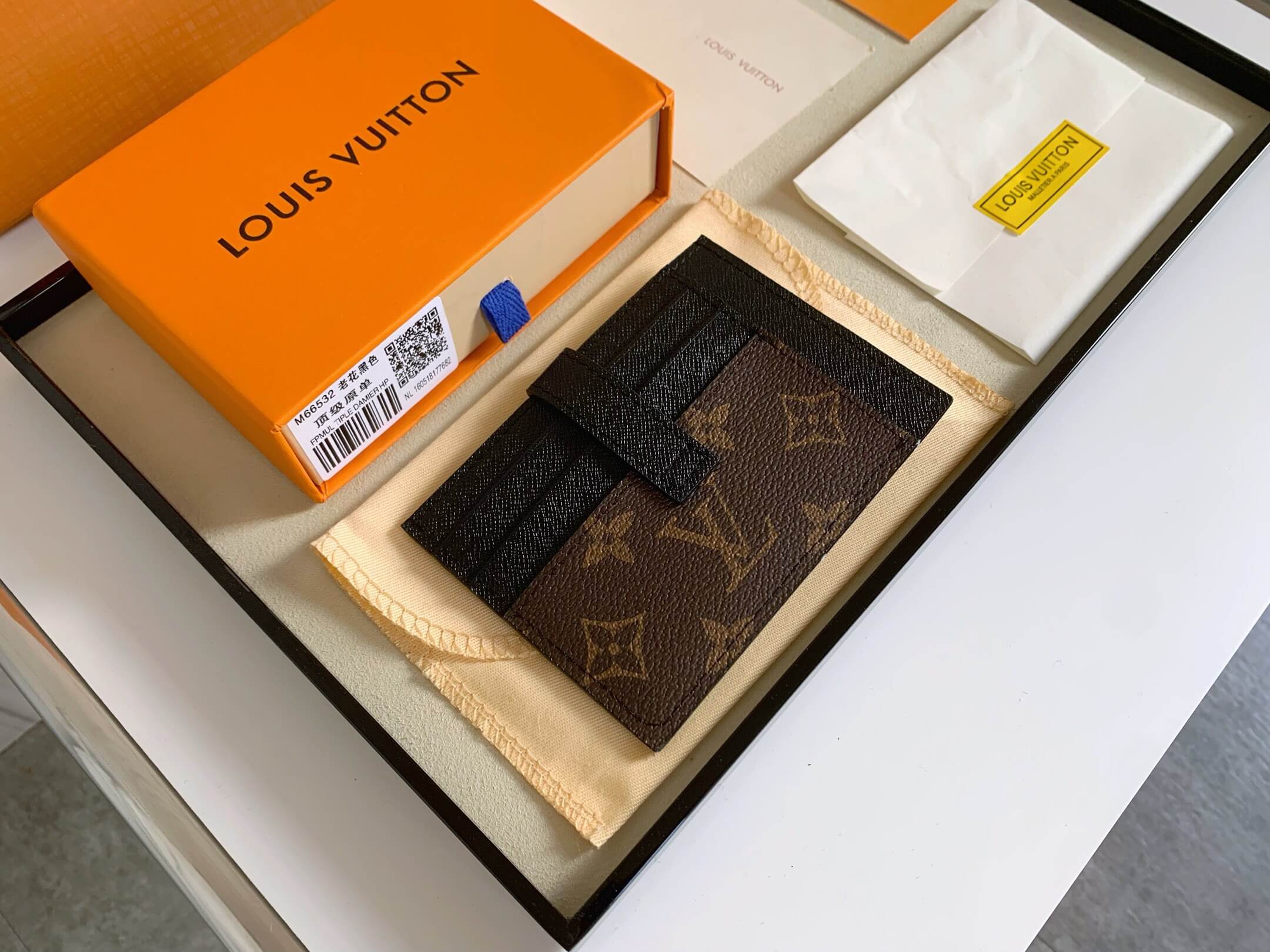 LOUIV Card Holder