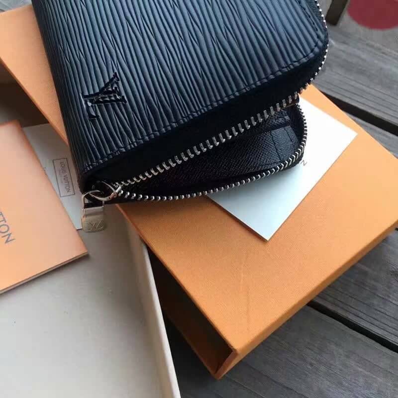 LOUIV Zippy Wallet