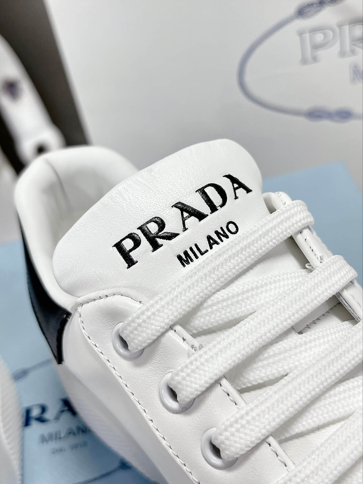 PR Sneakers