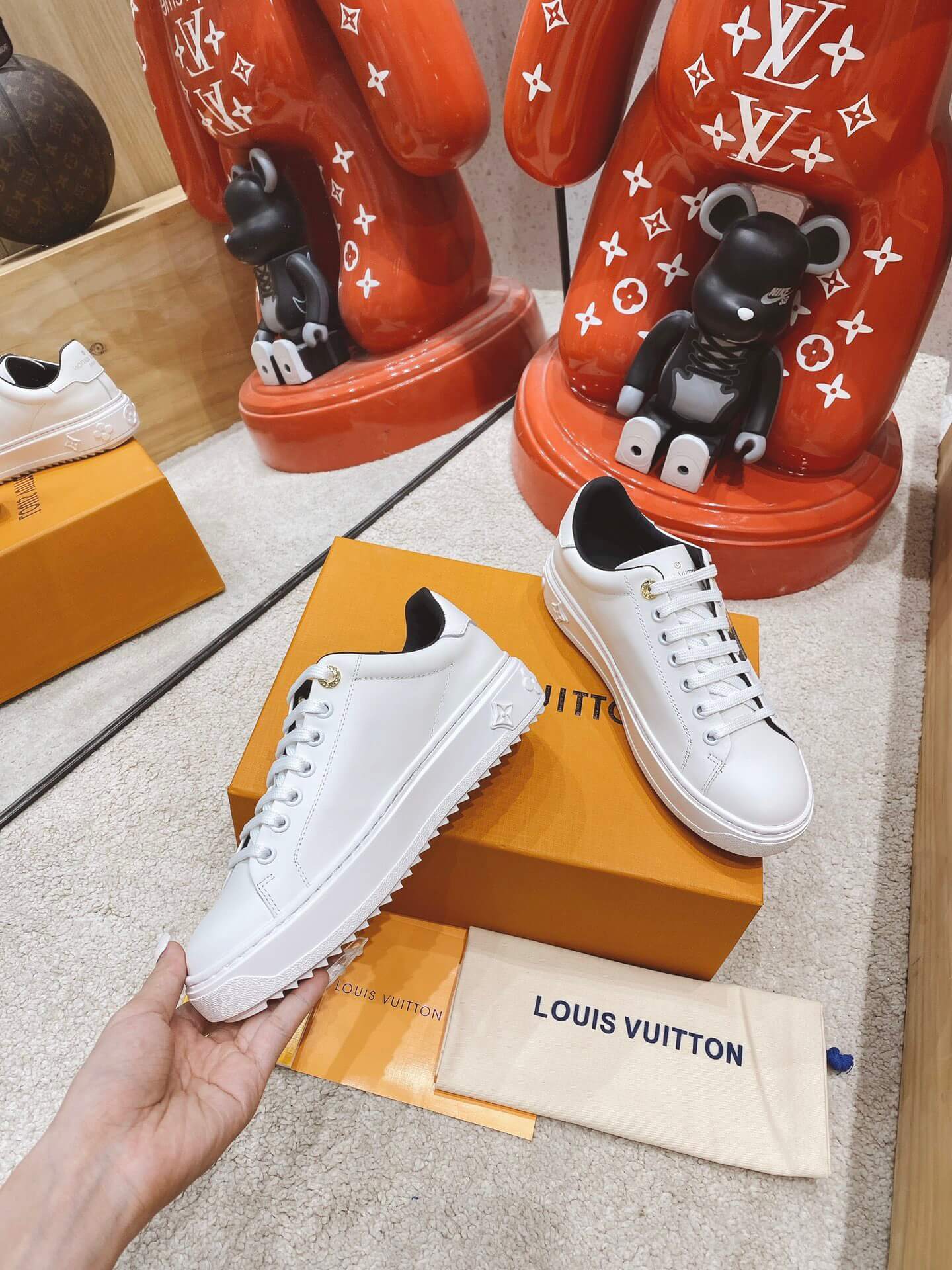 LOUIV Sneakers