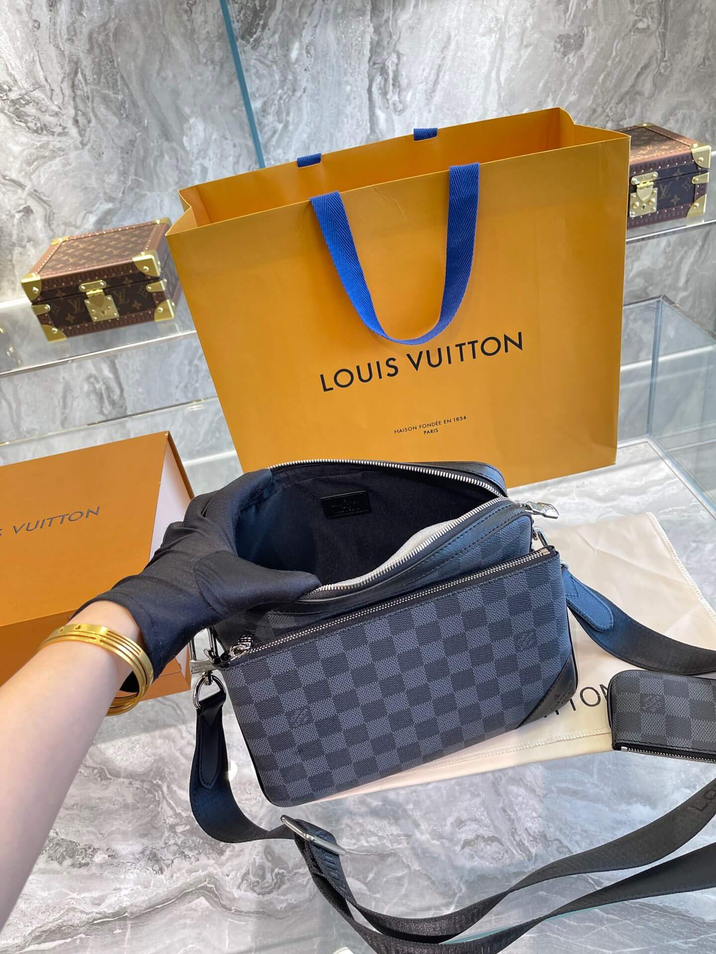 LOUIV Men Bag