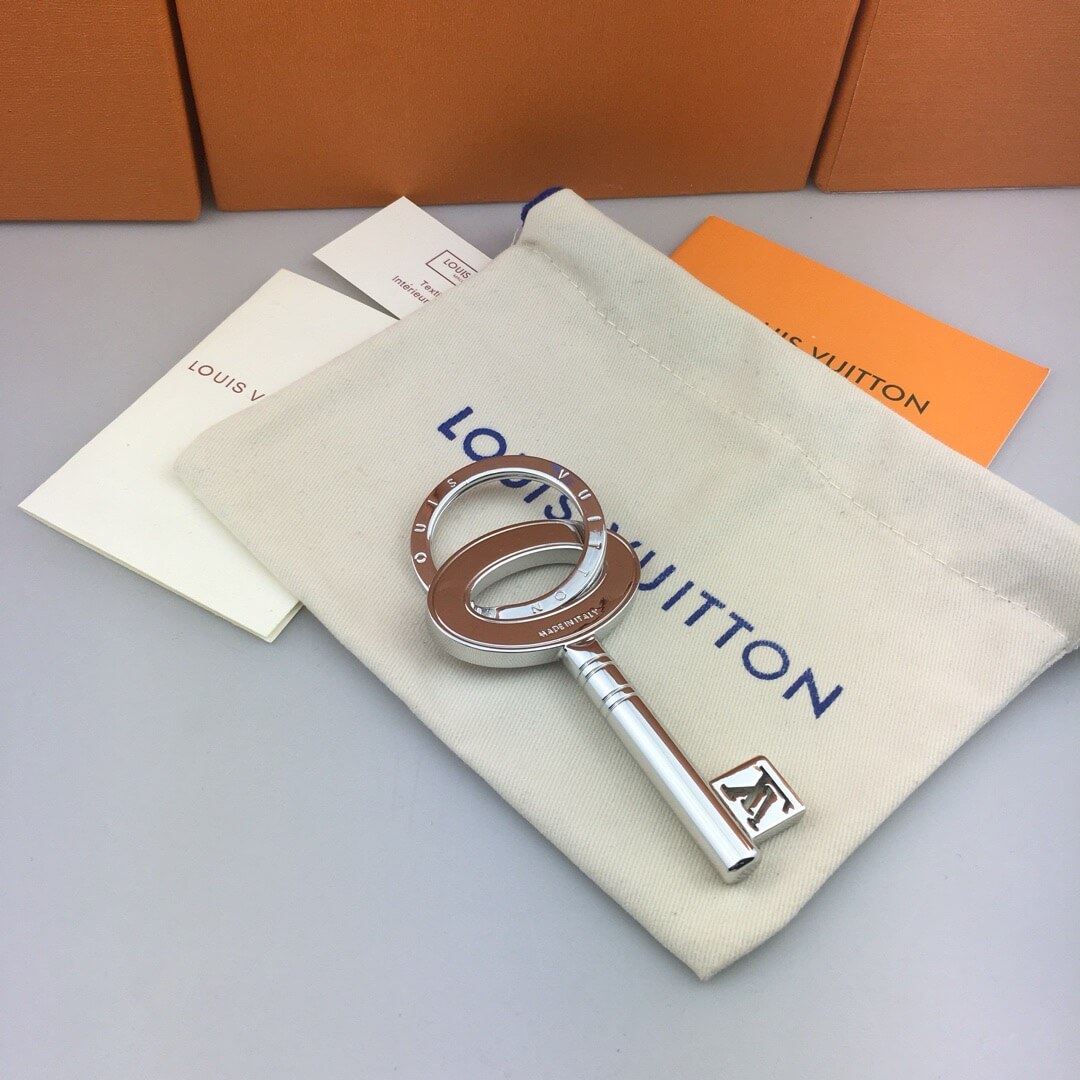 LOUIV Key Charm