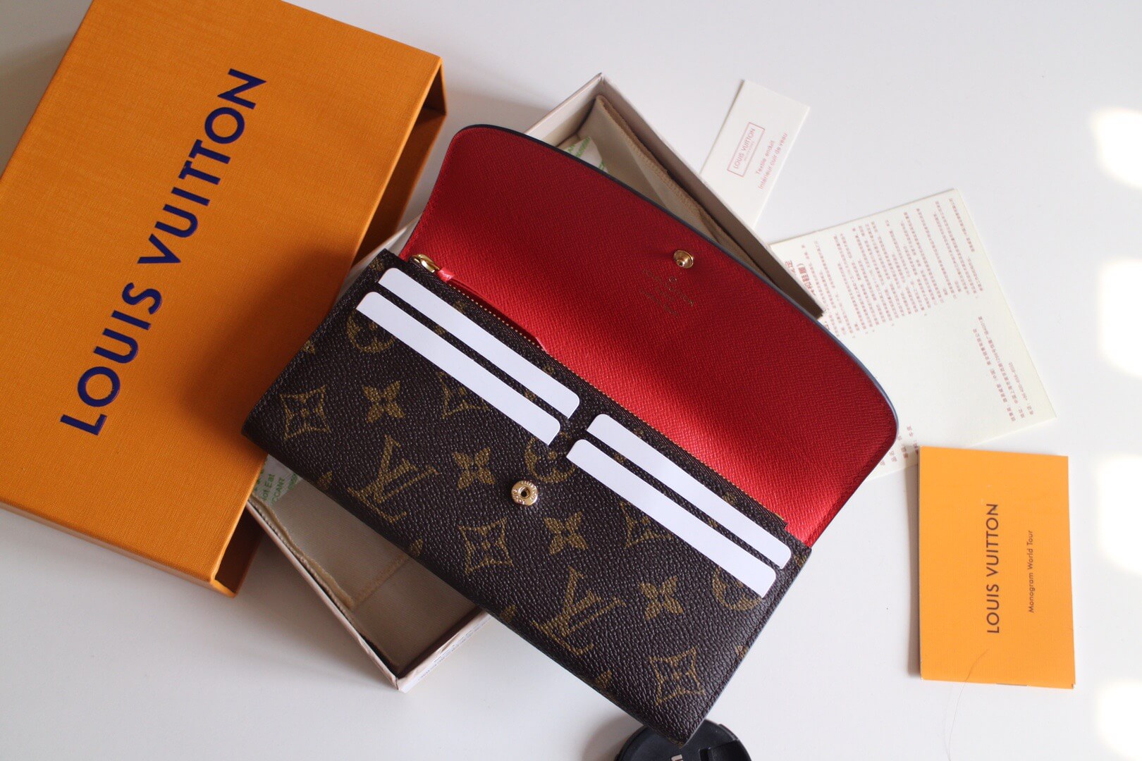 LOUIV Emilie Wallet