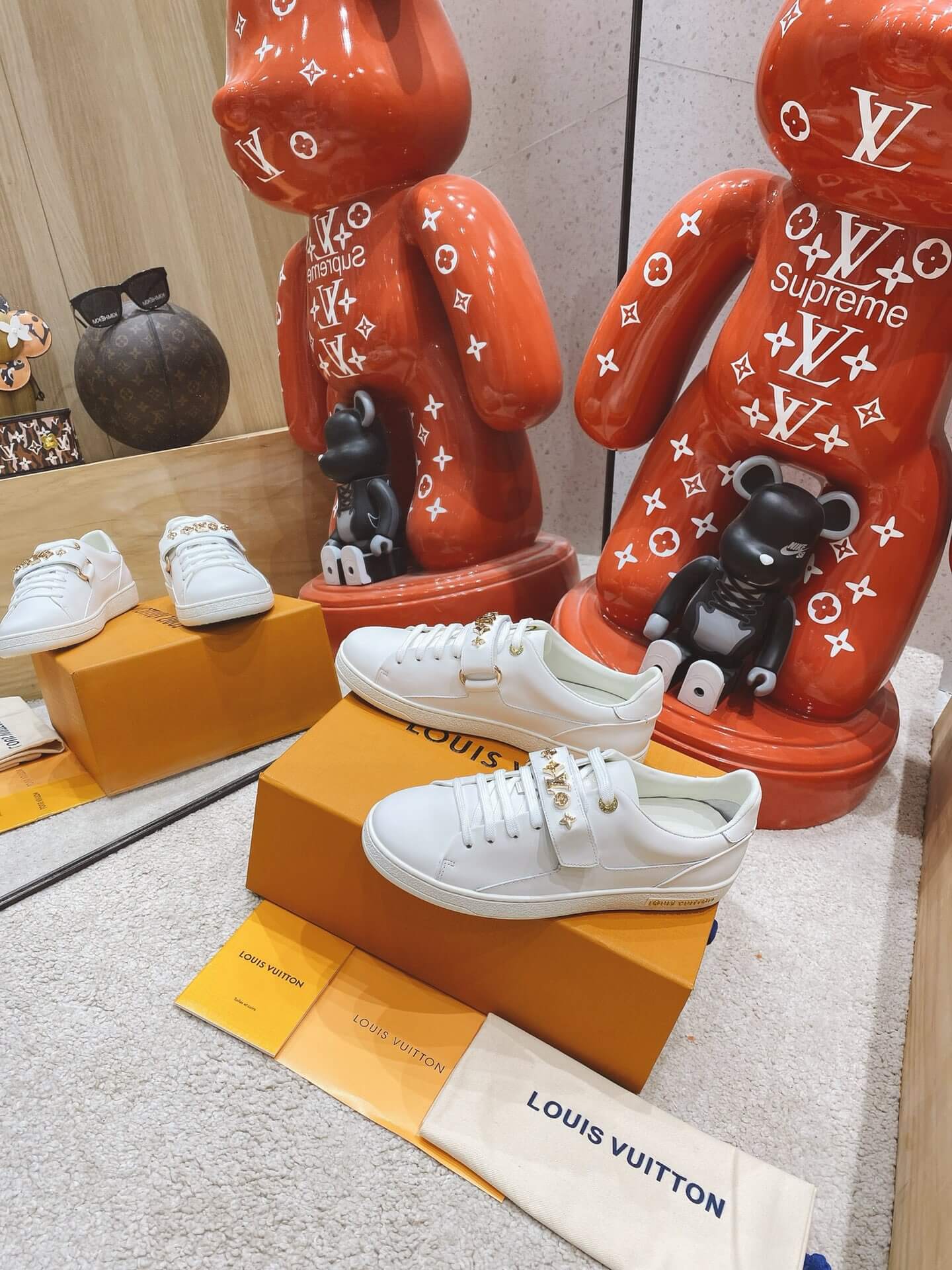LOUIV Sneakers