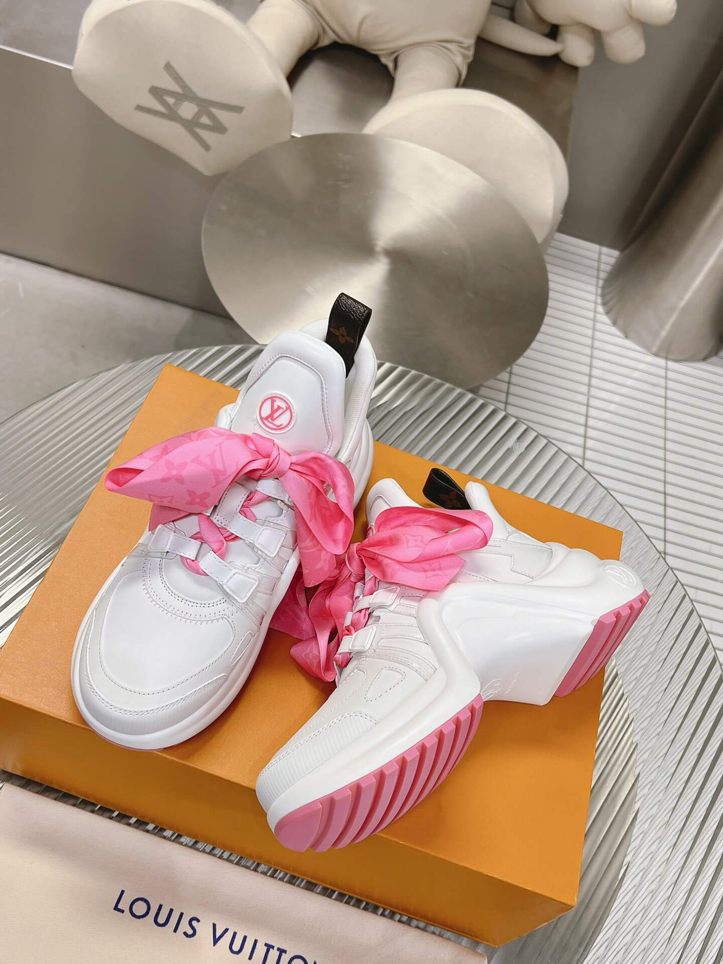 LOUIV Sneakers