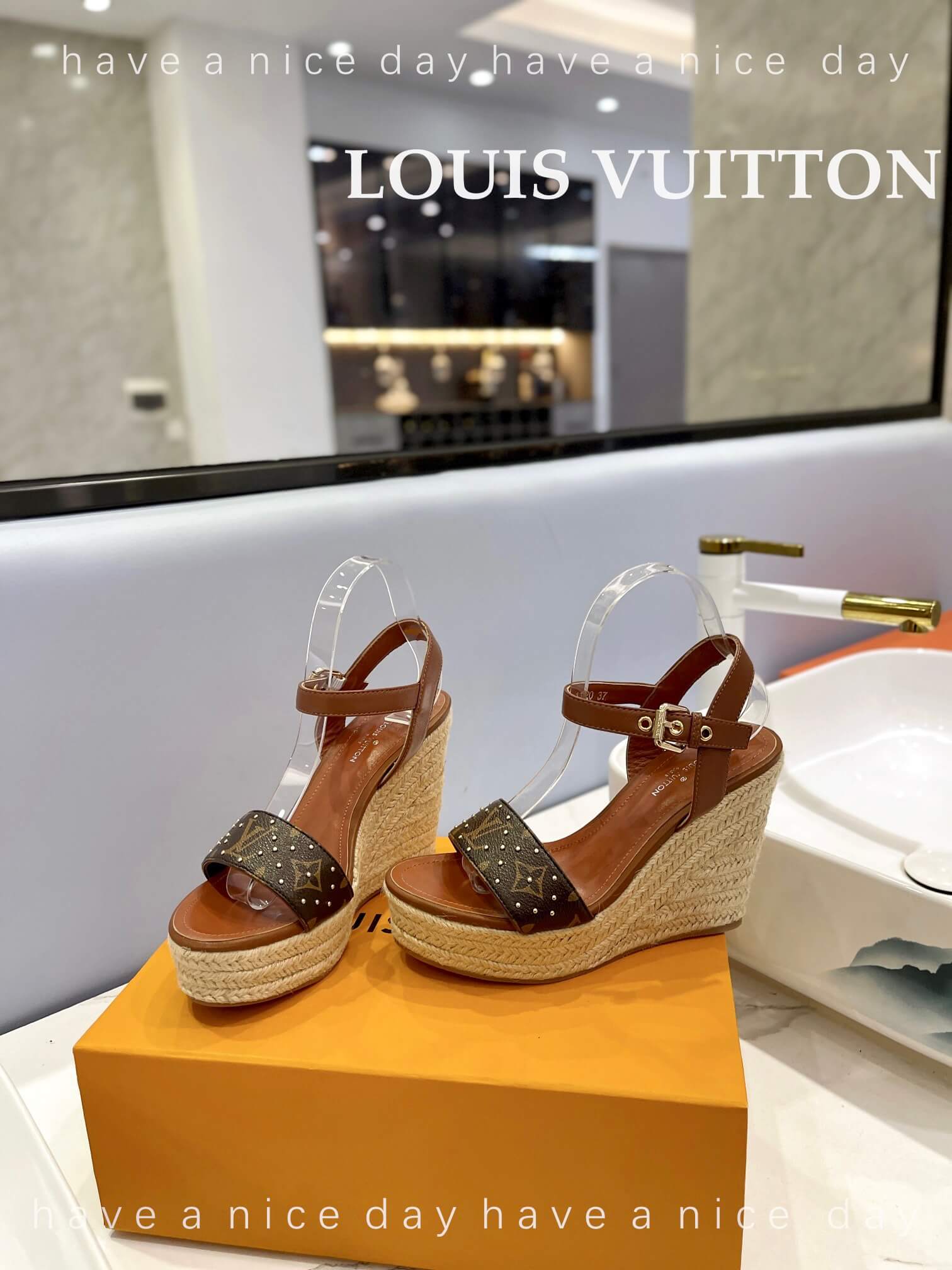 LOUIV Wedges