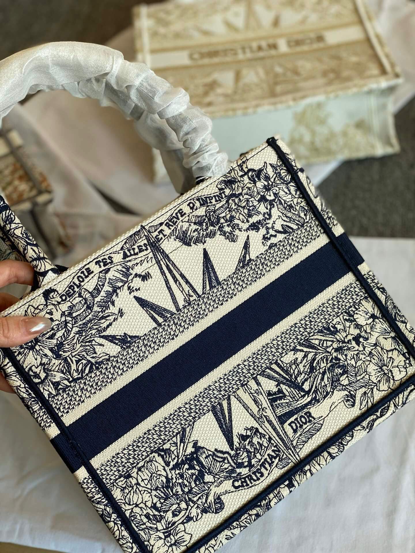 CD Booktote 25