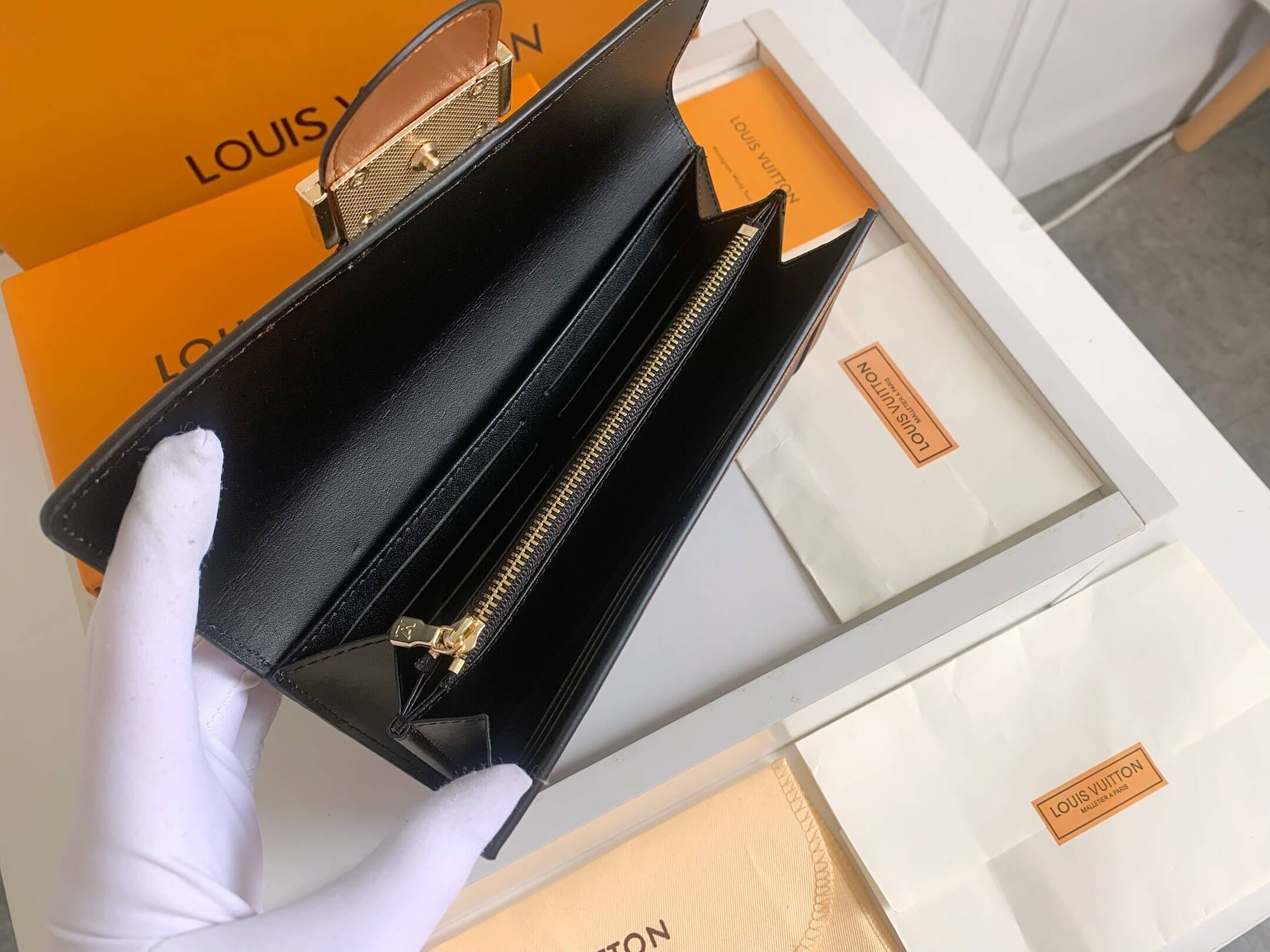 LOUIV Dauphine Wallet