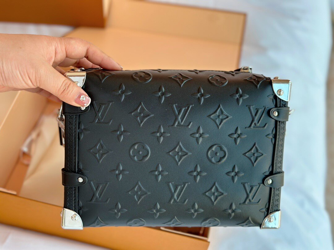 LOUIV Soft Trunk