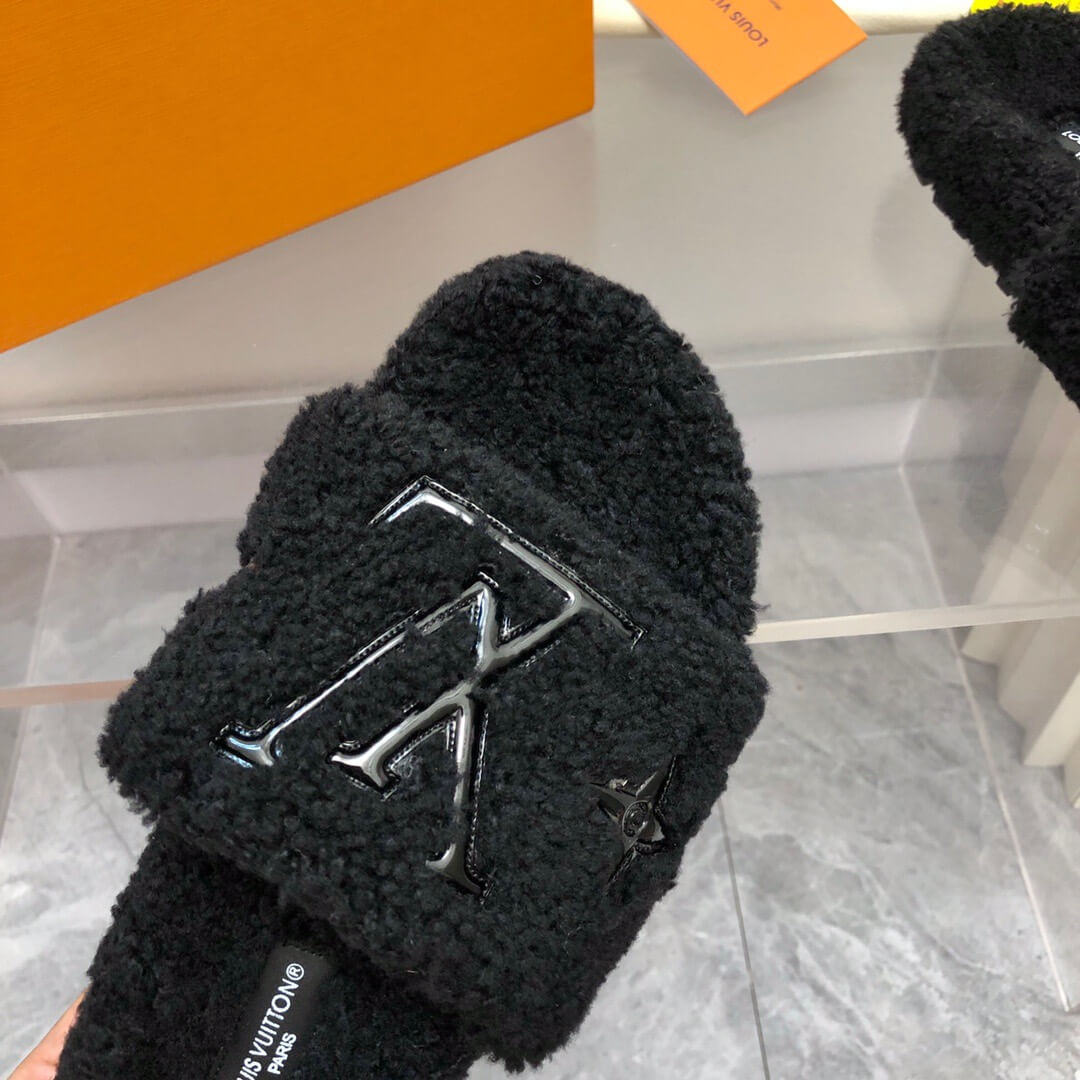 LOUIV Fur Slides