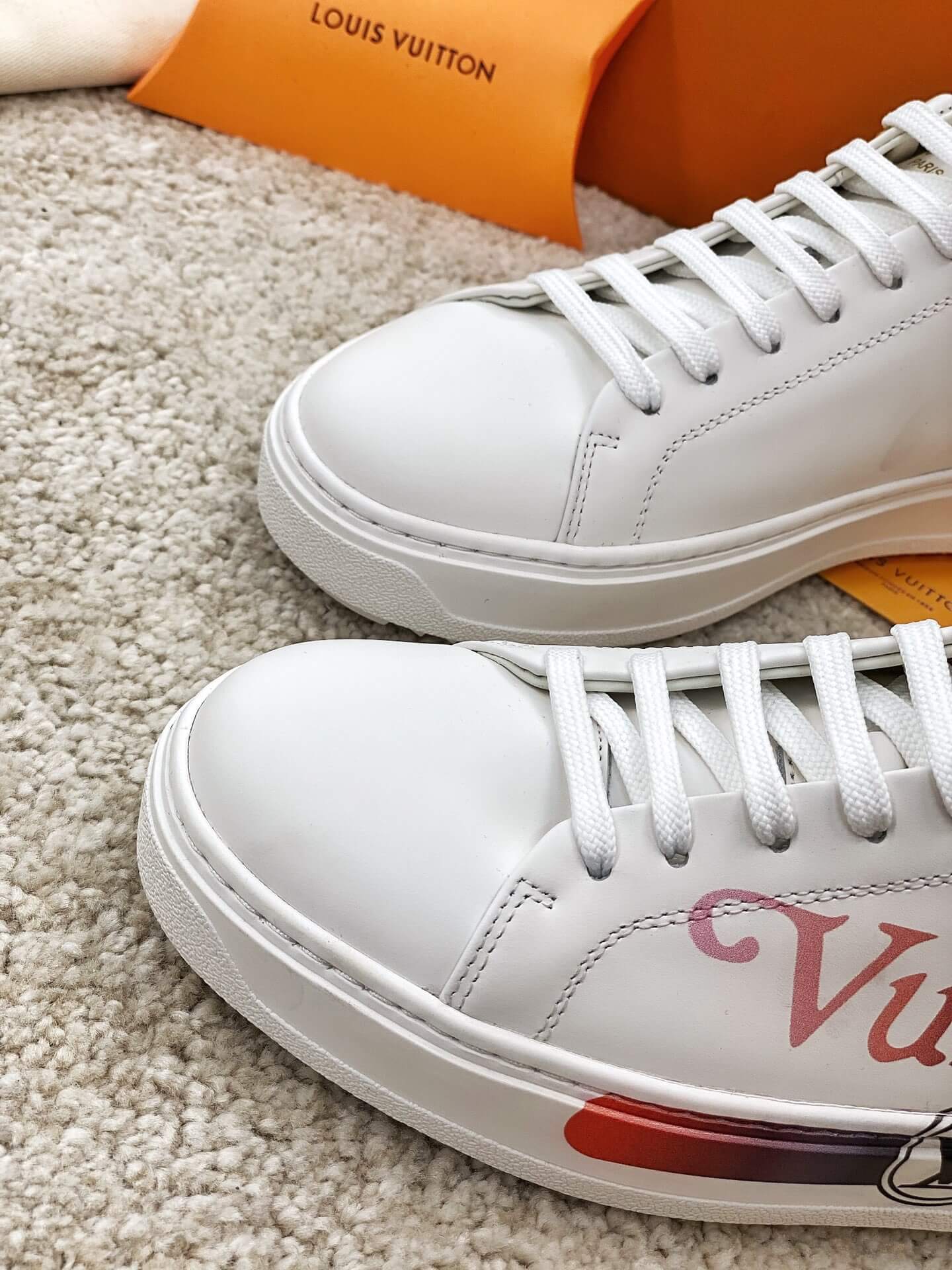 LOUIV Sneakers