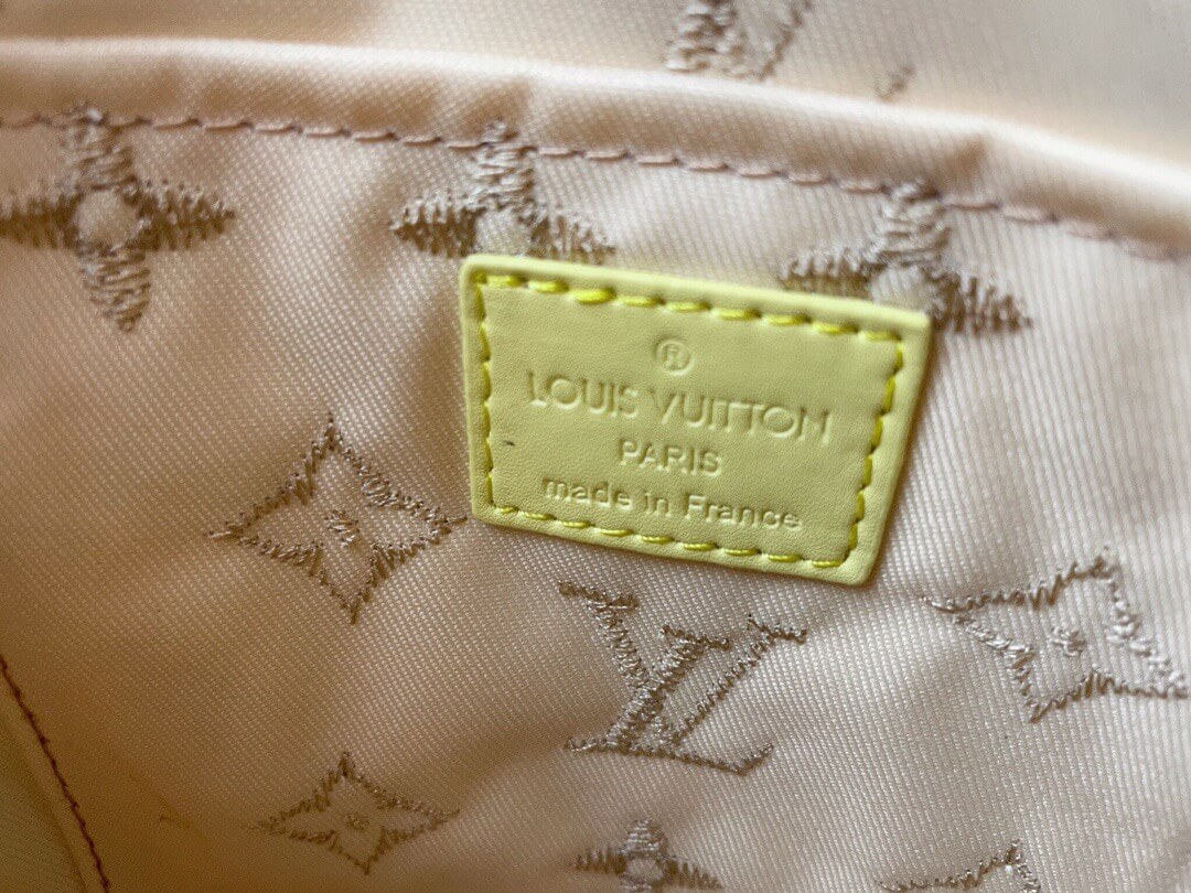 LOUIV Alma Puffer