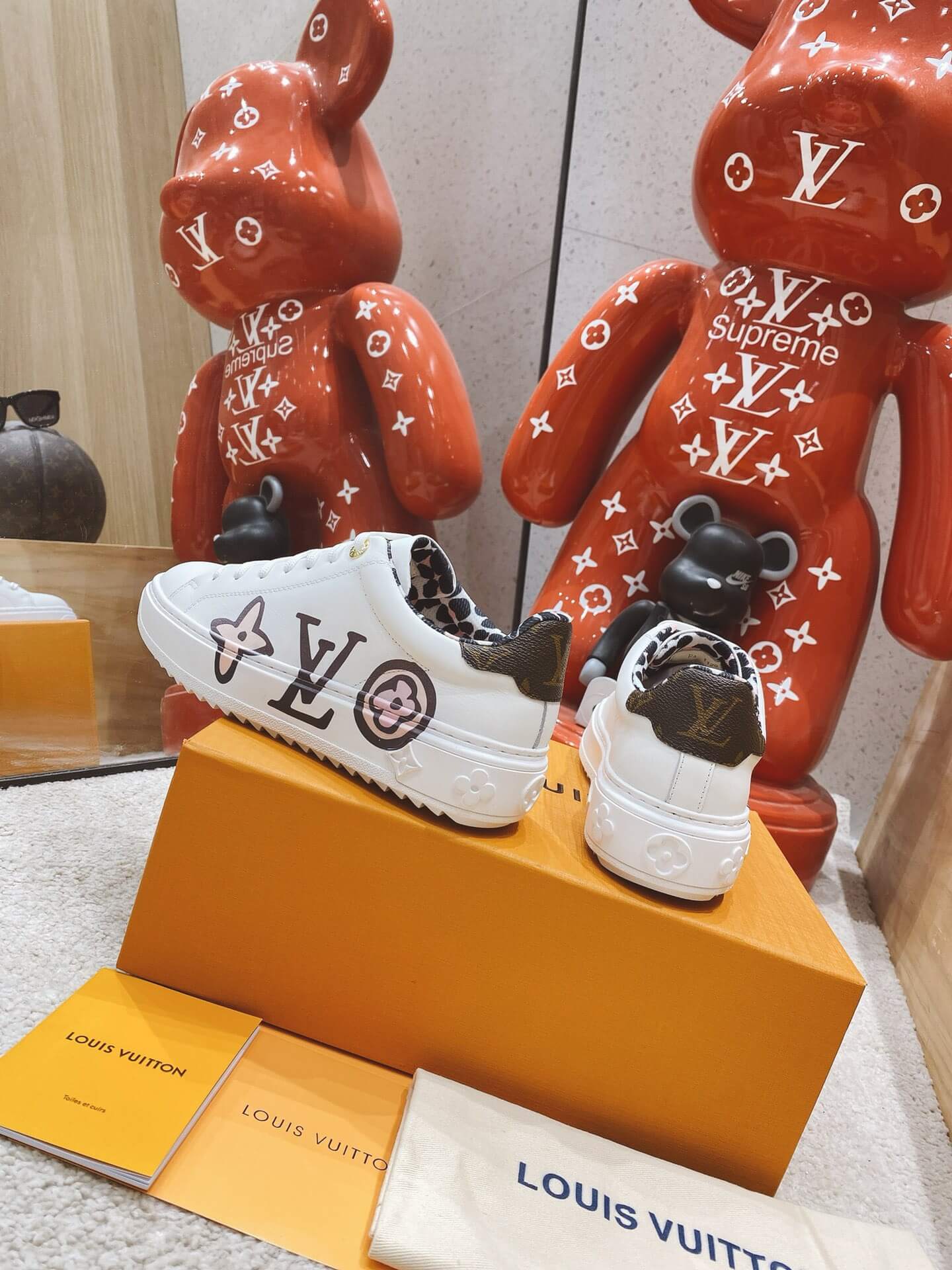 LOUIV Sneakers