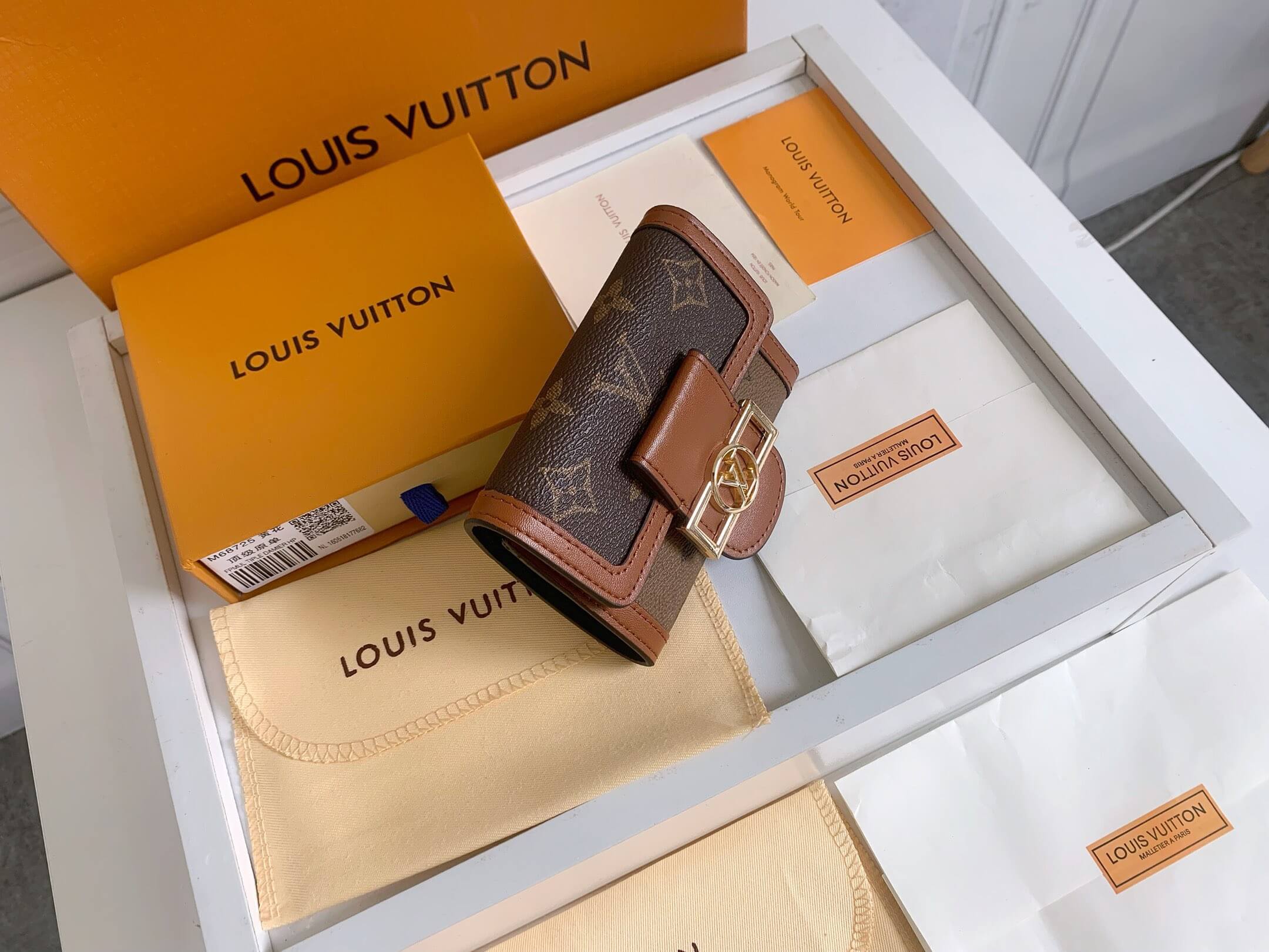 LOUIV Dauphine Wallet