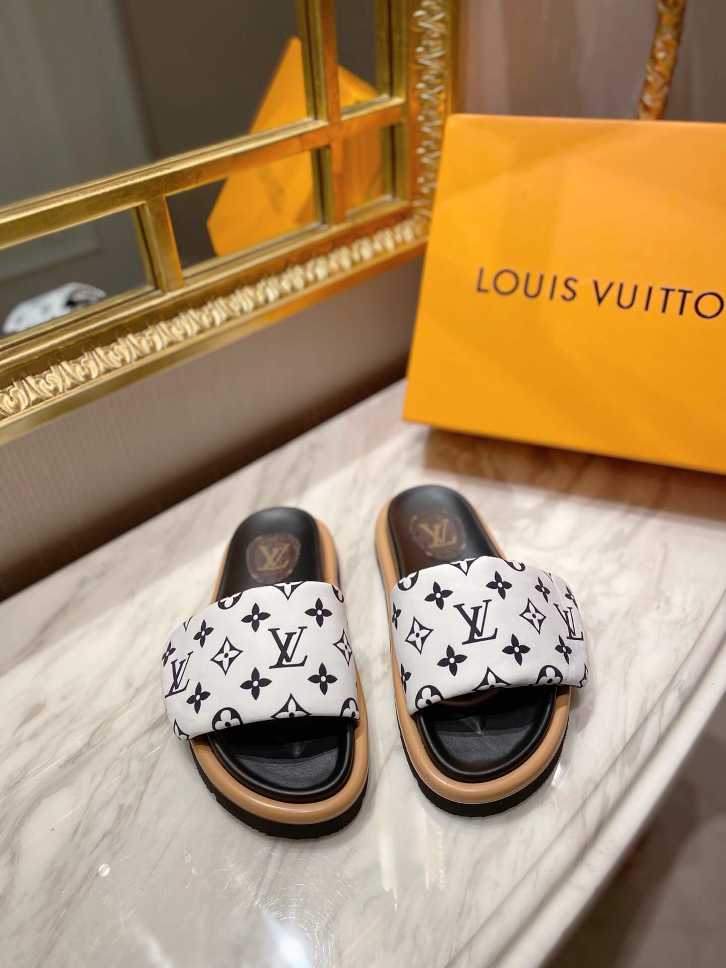 LOUIV Puffer Slides