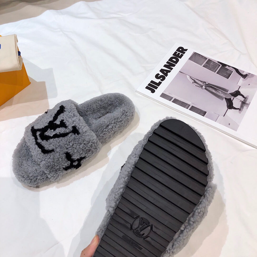 LOUIV Fur Slides