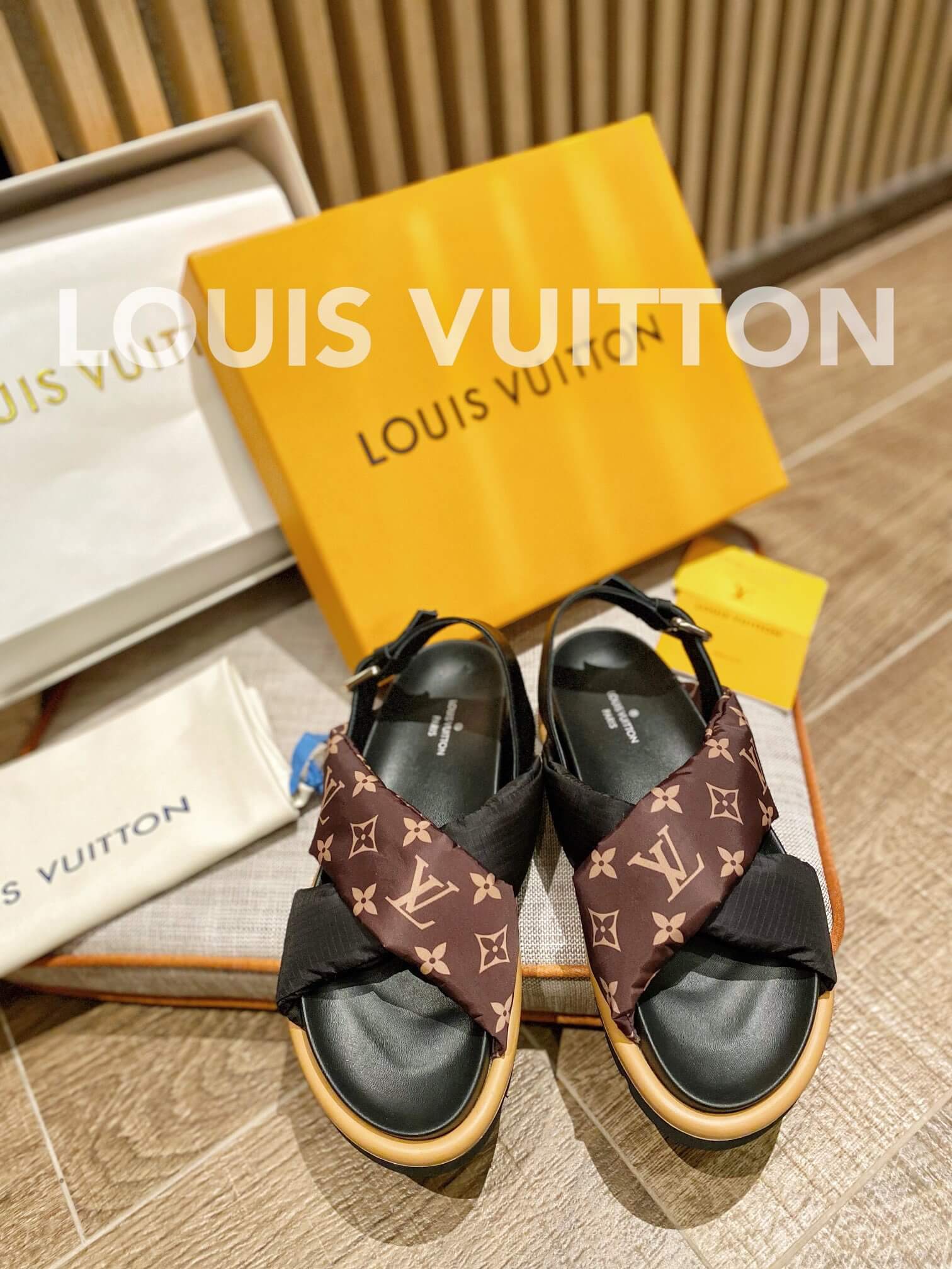 LOUIV Puffer Sandals