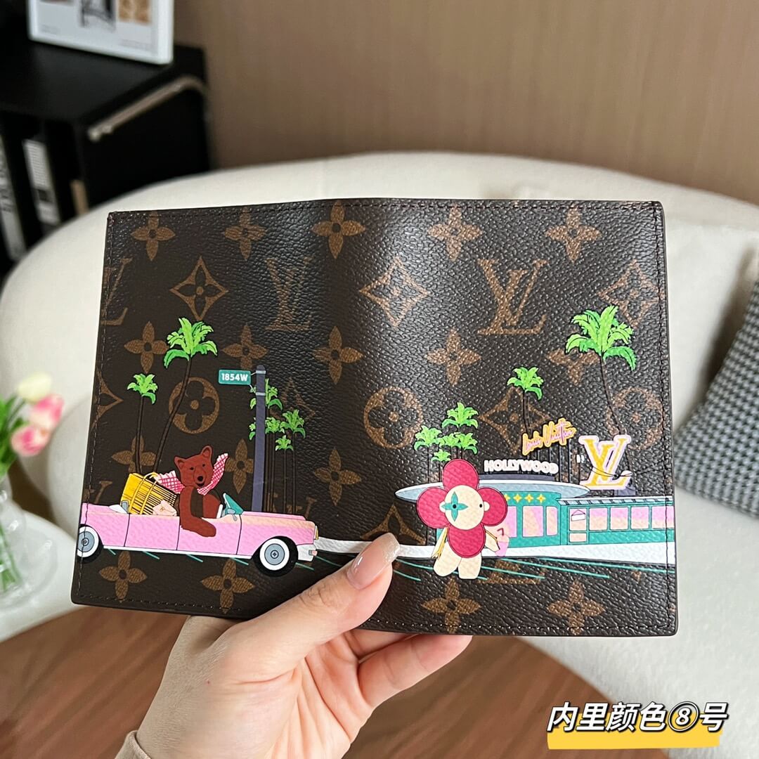 LOUIV Passport Cover