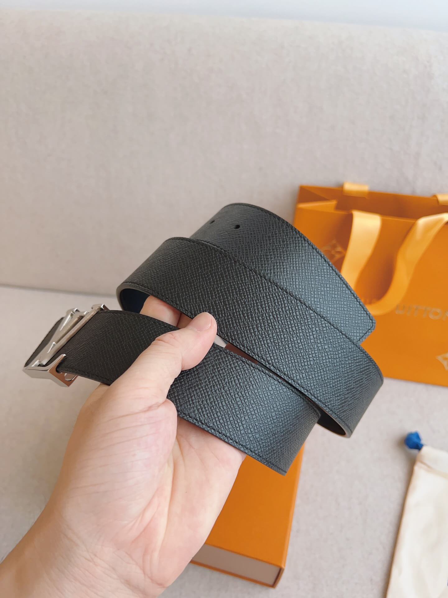 LOUIV Men Belt