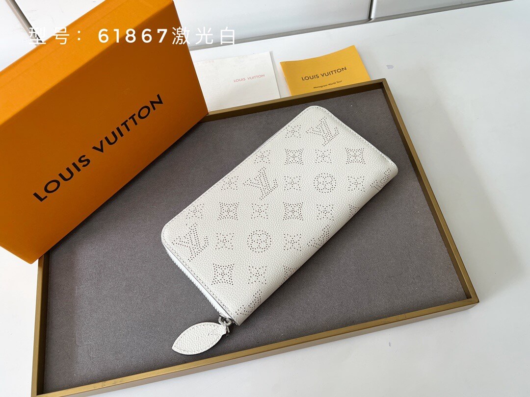 LOUIV Zippy Wallet