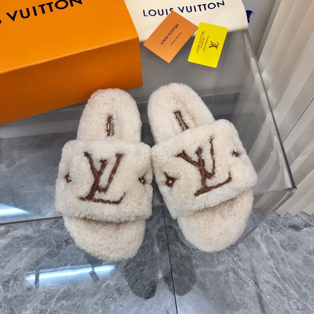 LOUIV Fur Slides