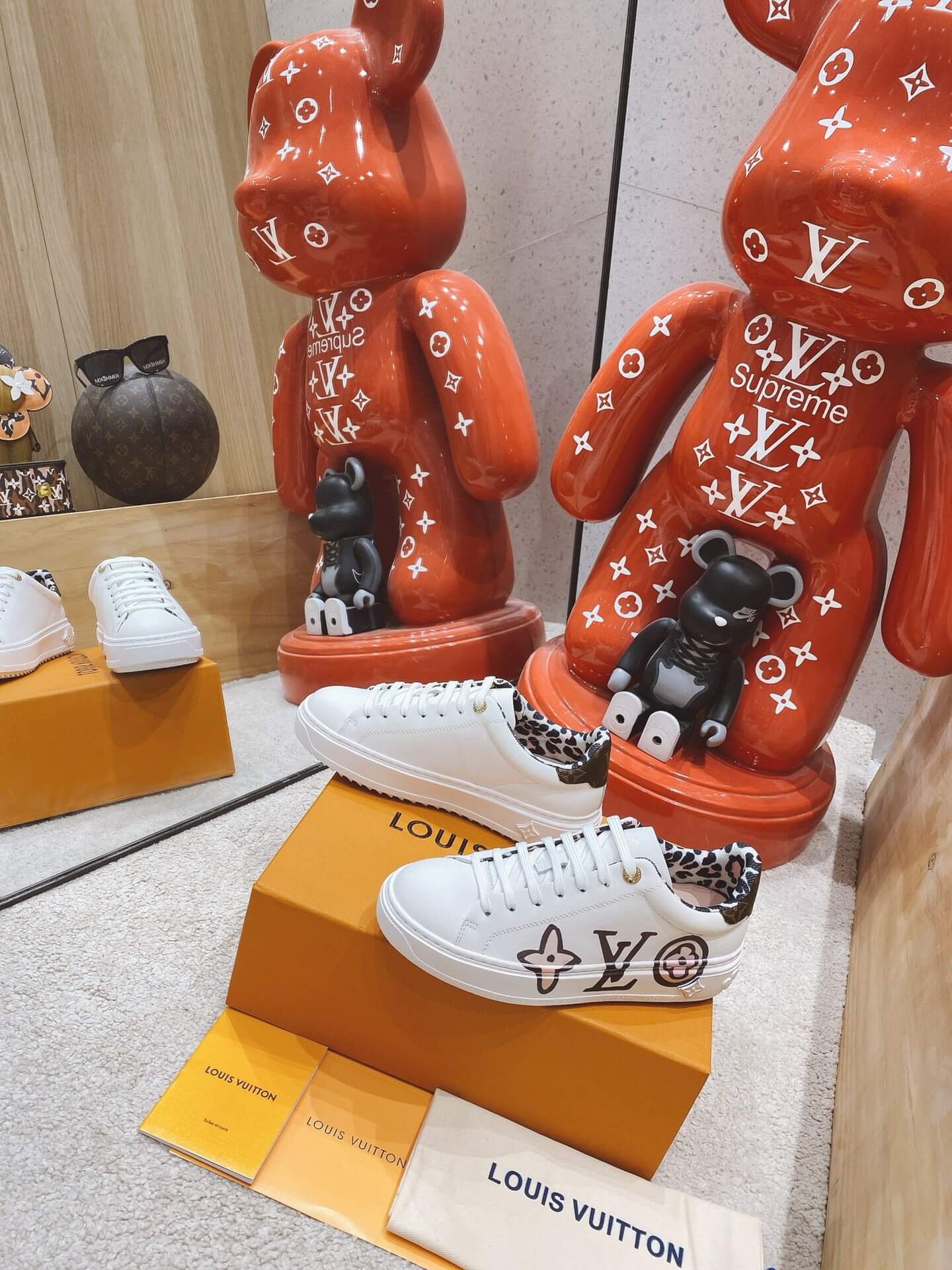 LOUIV Sneakers