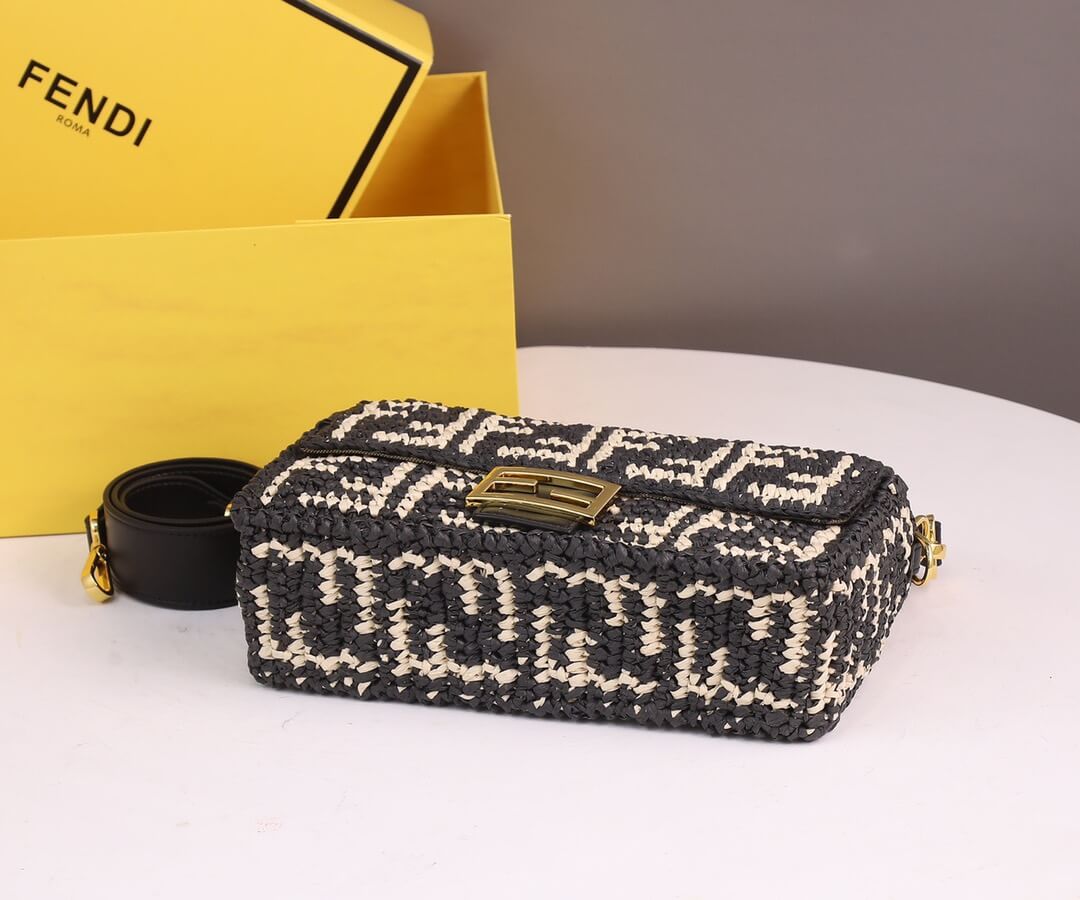 FD Baguette Raffia