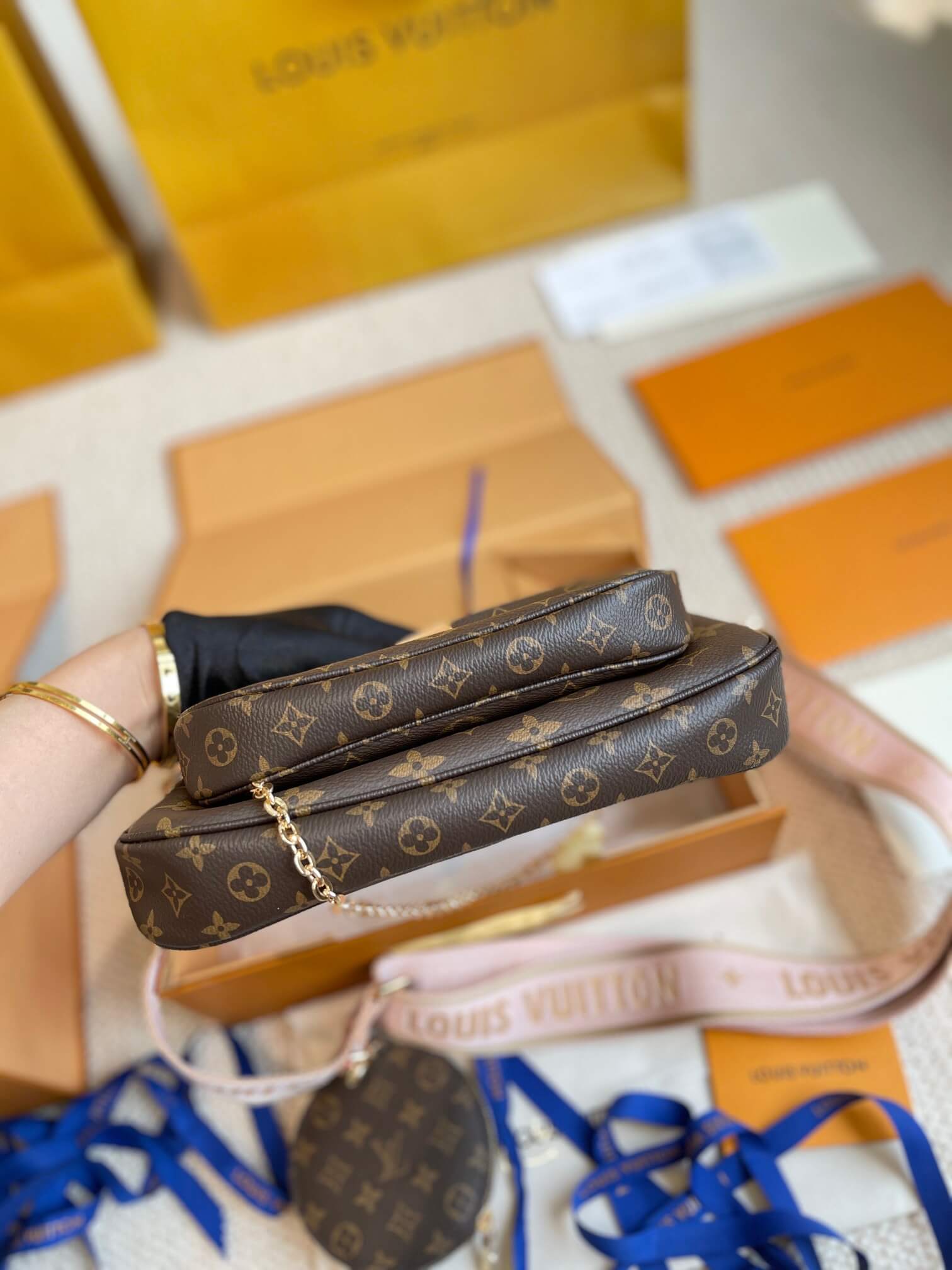 LOUIV Multi Pochette