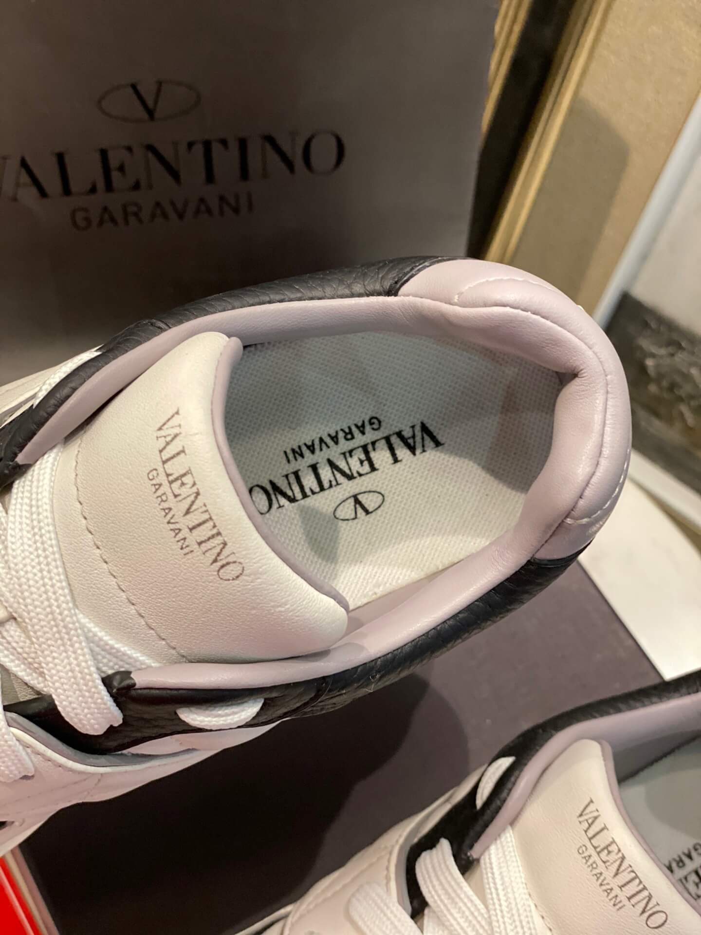 VALEN Sneakers