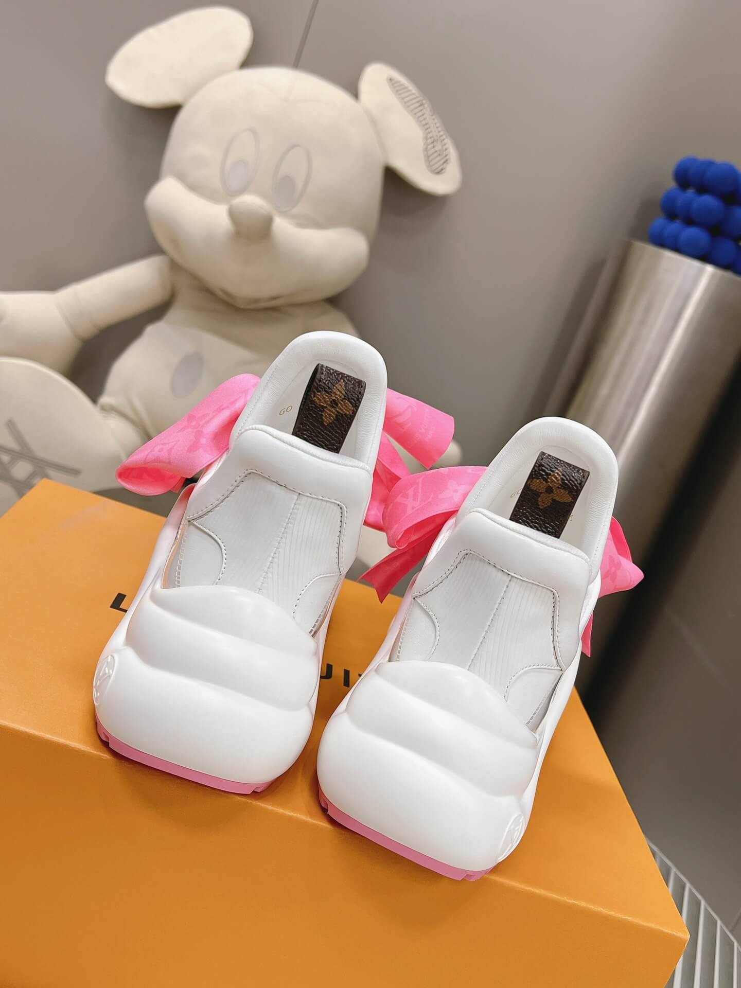 LOUIV Sneakers