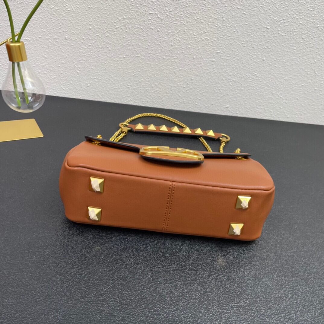 VALEN Vlogo Studs