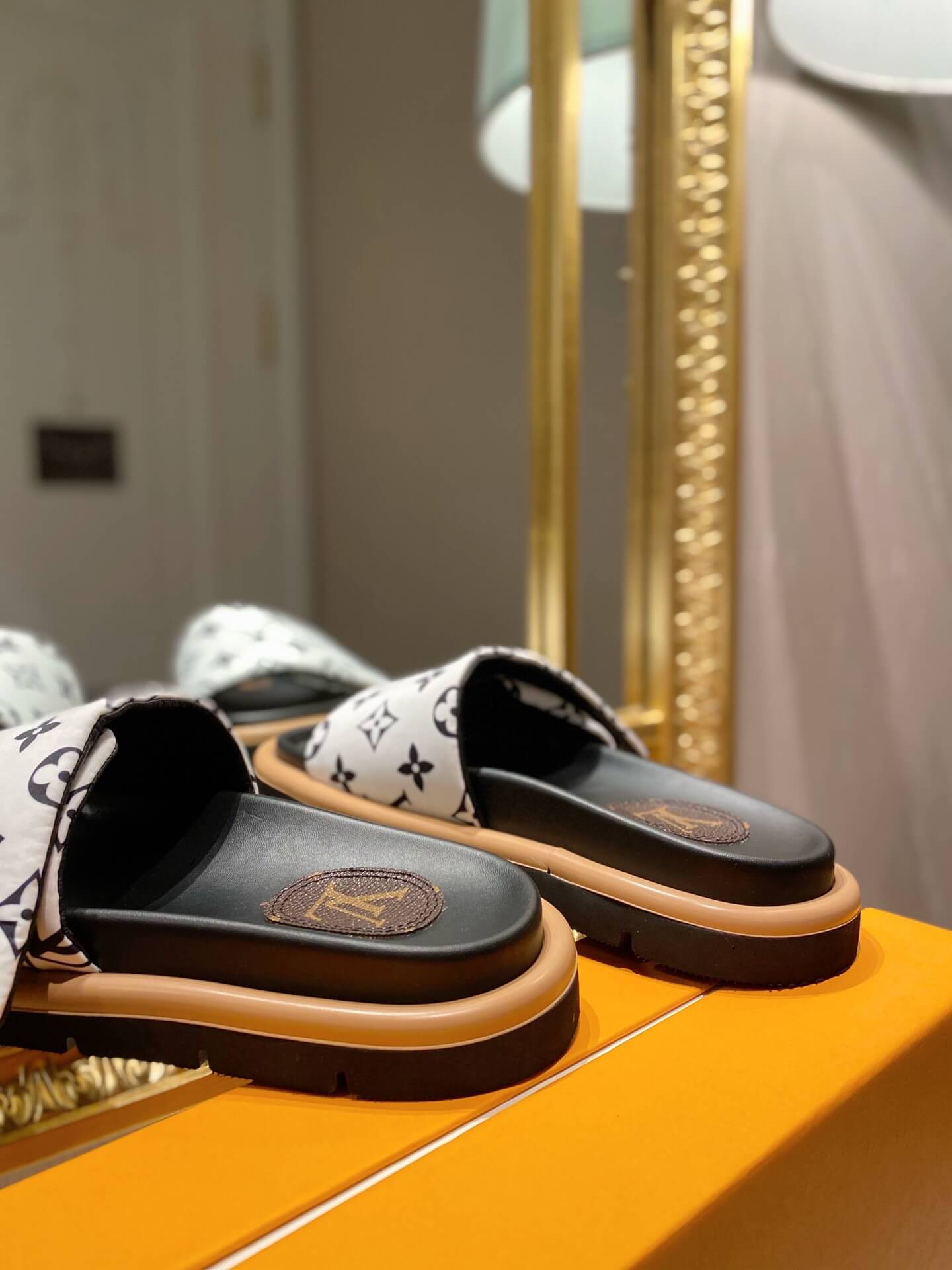 LOUIV Puffer Slides