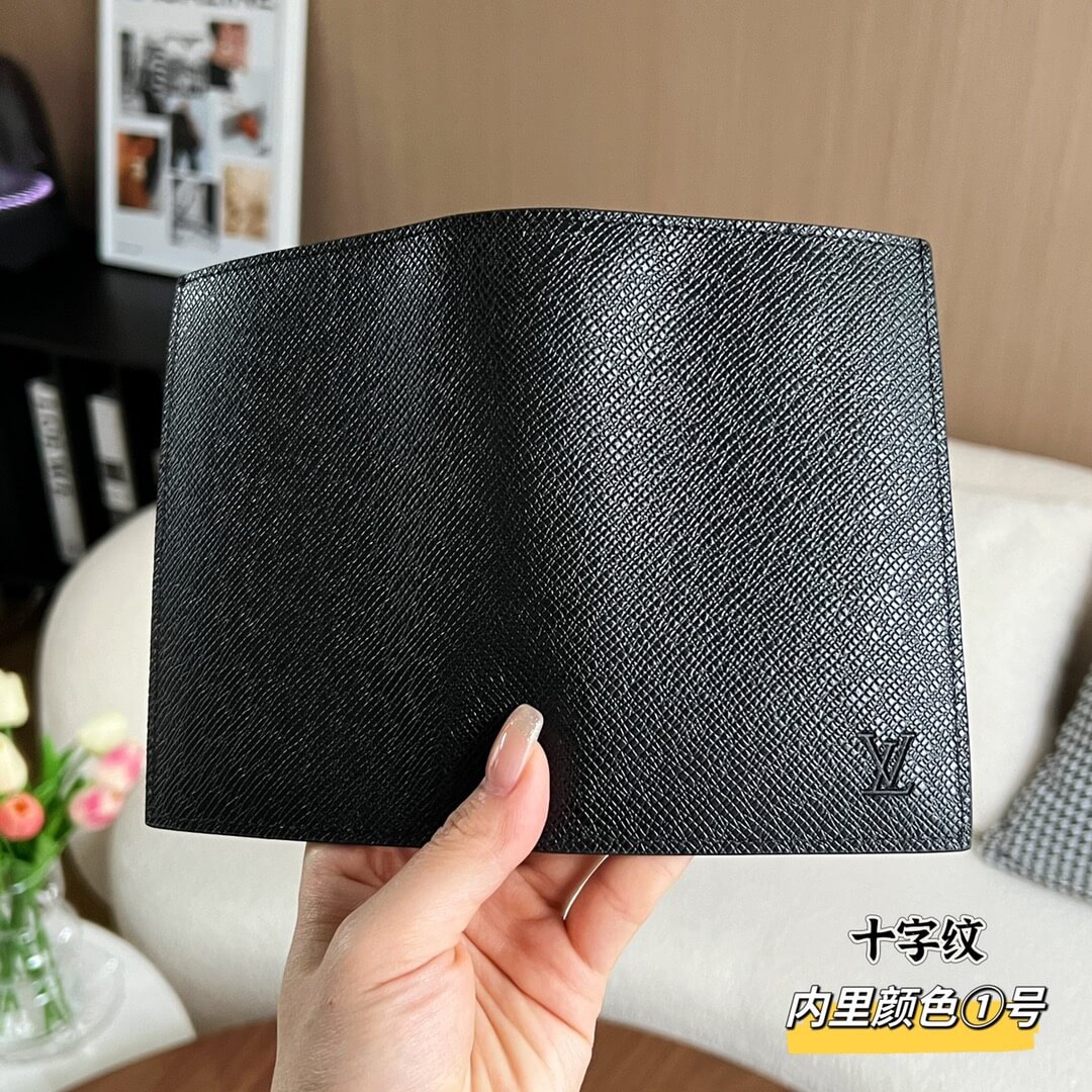 LOUIV Passport Cover