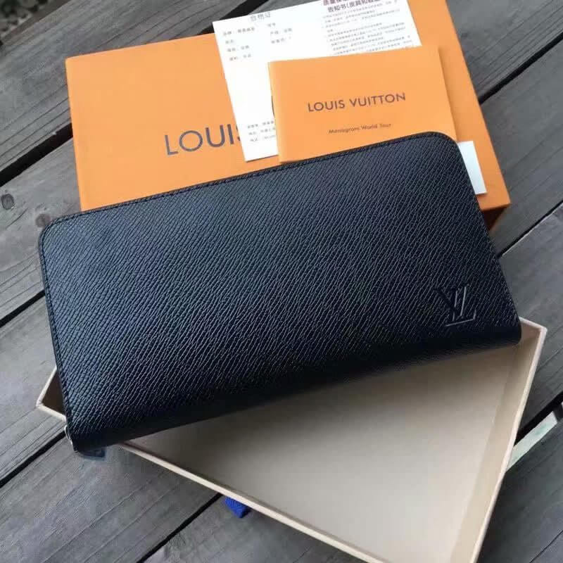 LOUIV Zippy Wallet