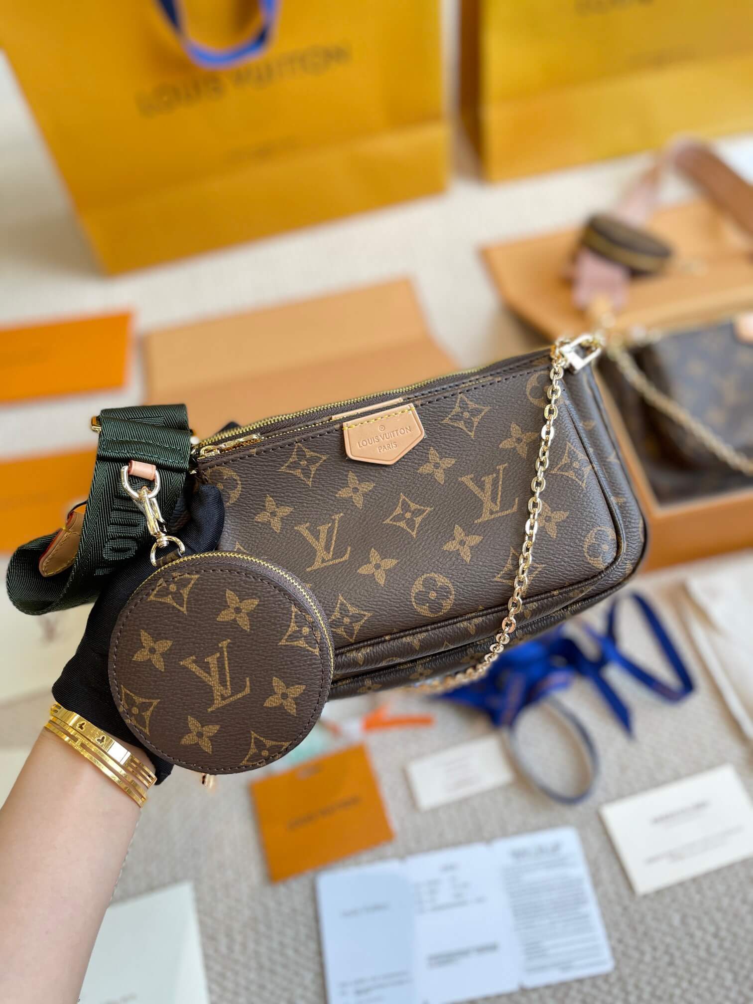 LOUIV Multi Pochette