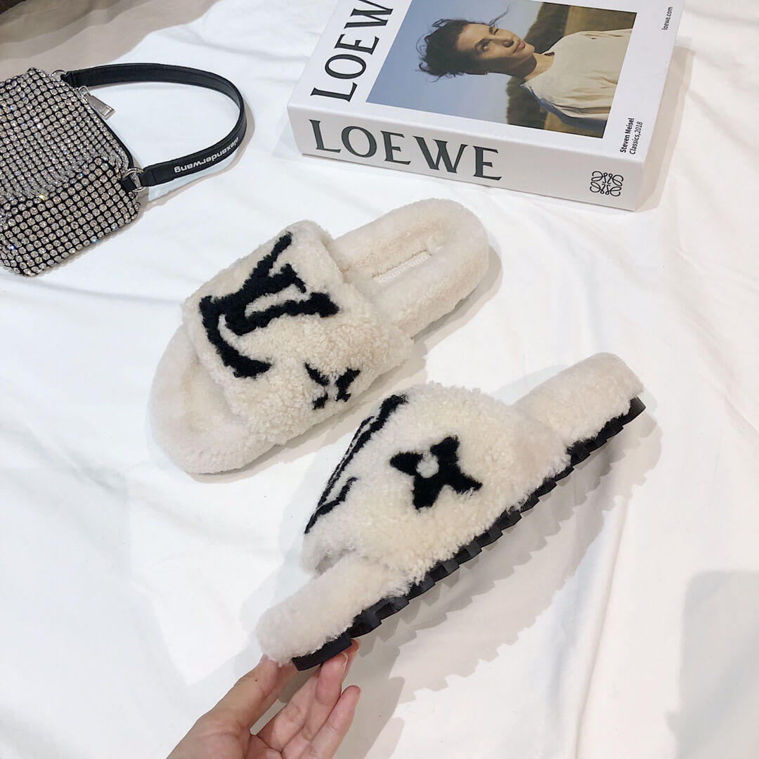LOUIV Fur Slides