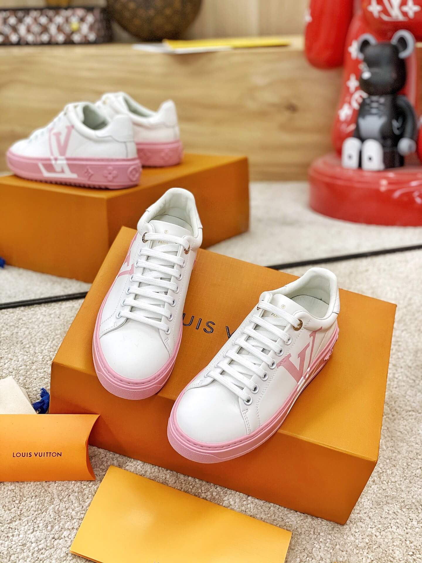 LOUIV Sneakers