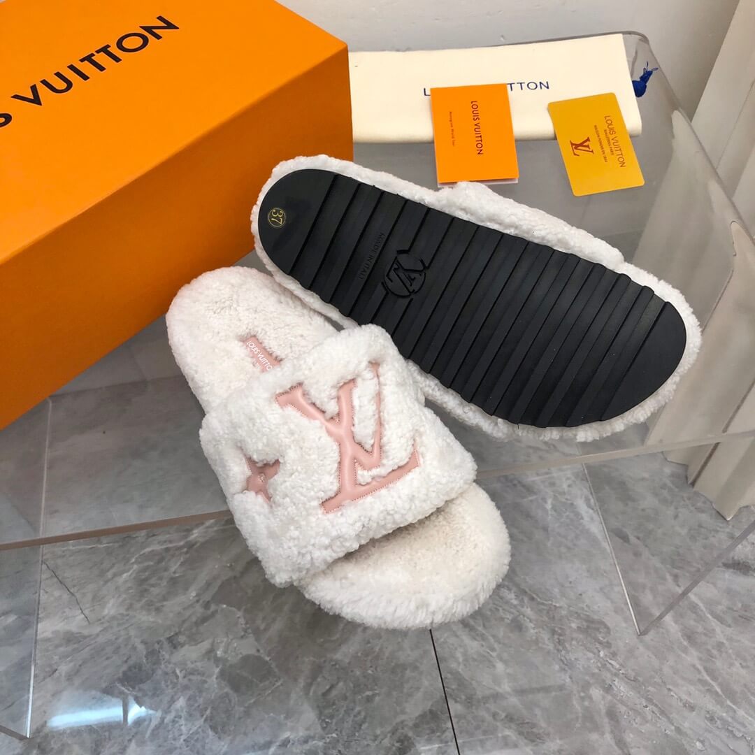 LOUIV Fur Slides