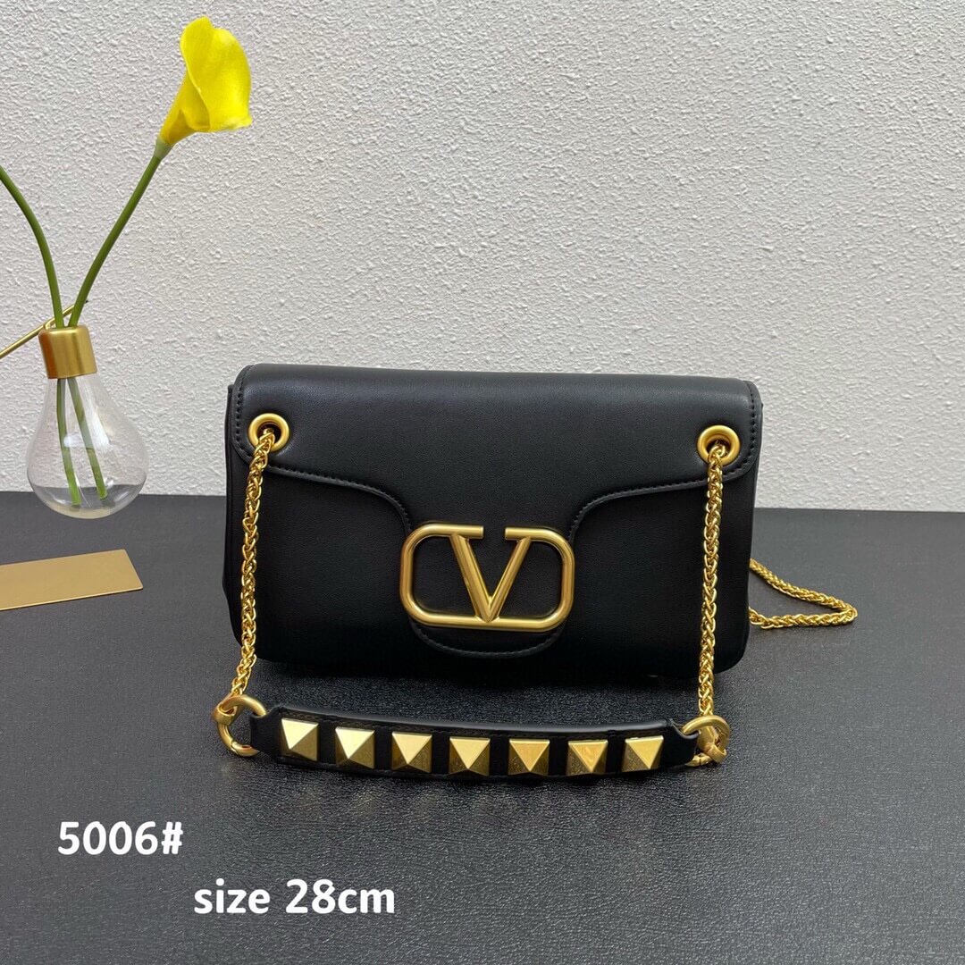 VALEN Vlogo Studs