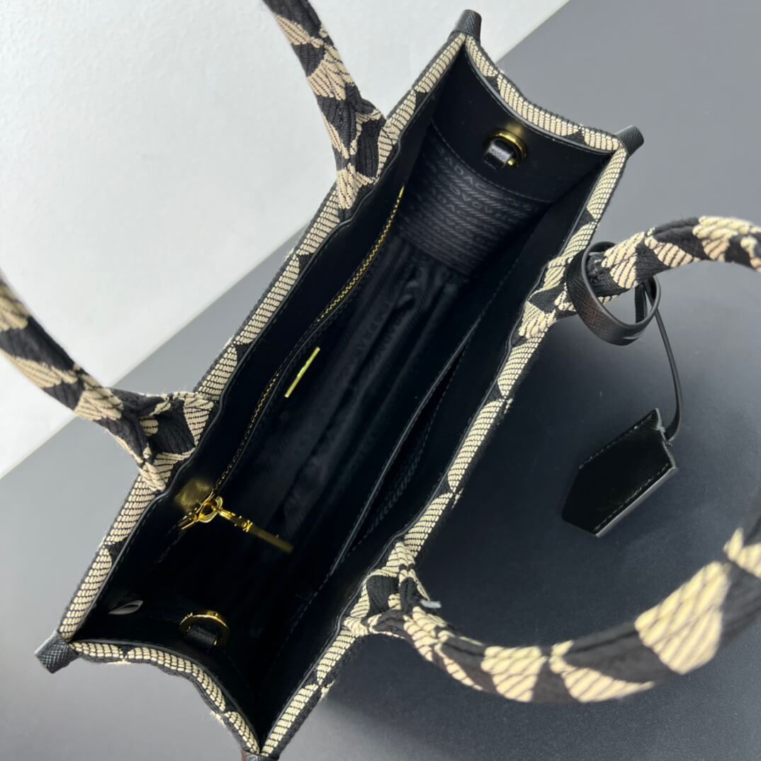 PR Saffiano Medium Tote