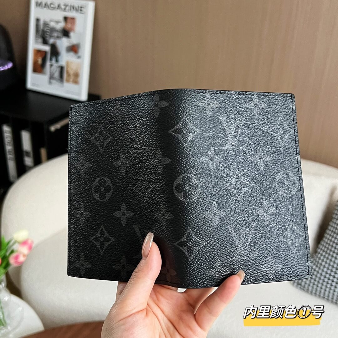 LOUIV Passport Cover