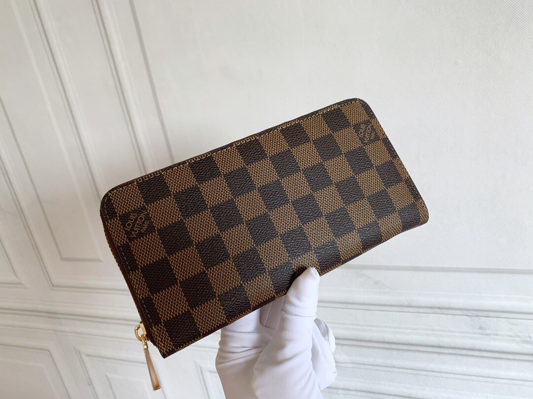 LOUIV Zippy Wallet