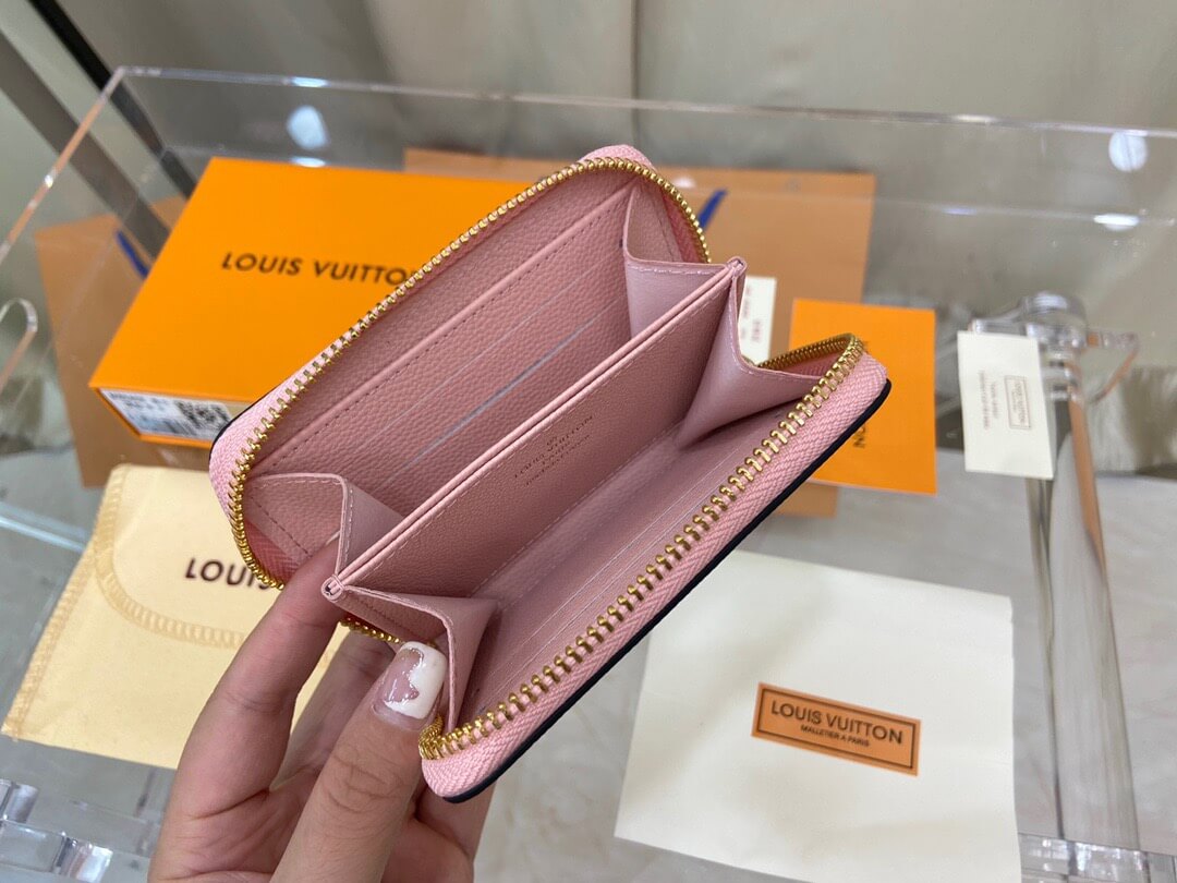 LOUIV Coin Purse By The Pool