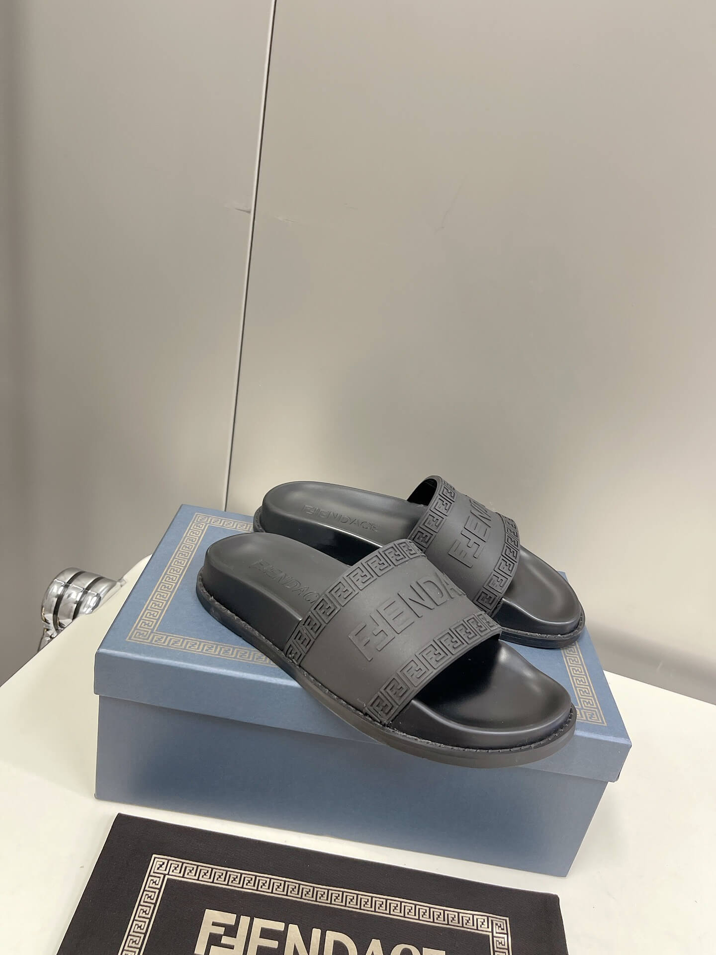 Fendace Slides