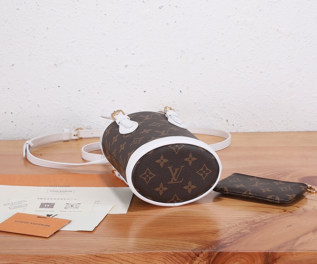 LOUIV Match Bucket Bag