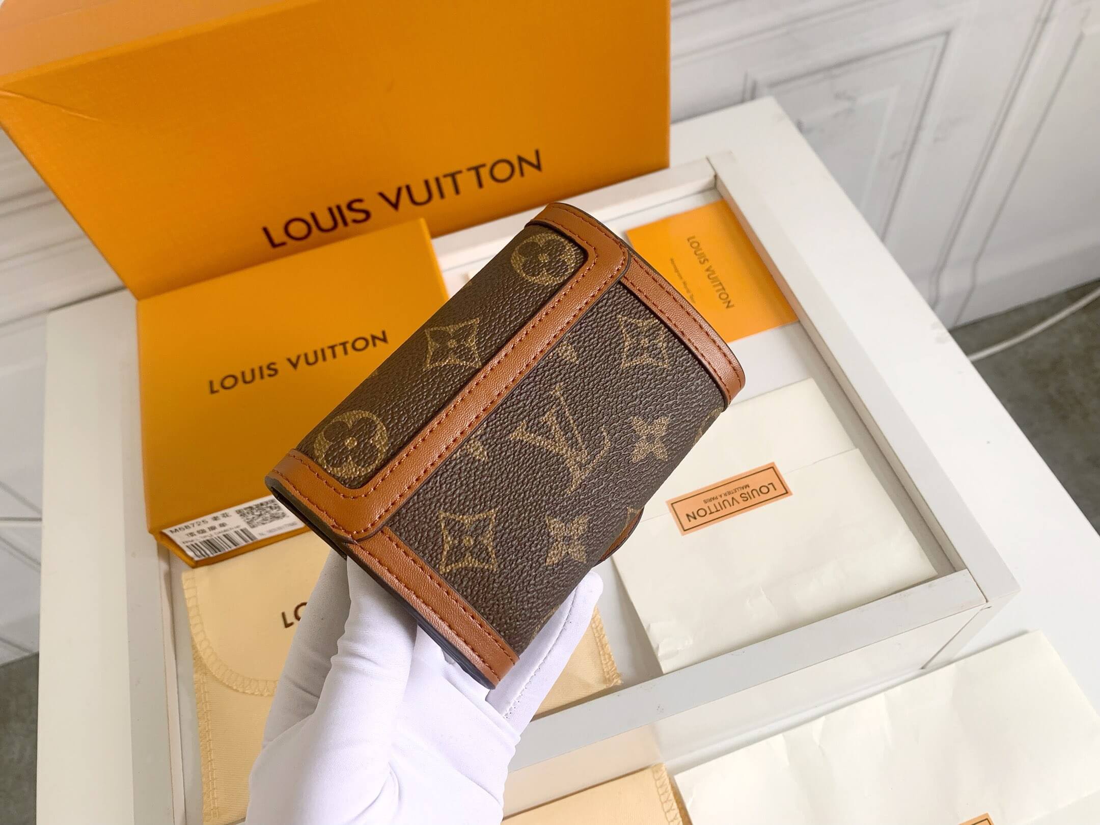 LOUIV Dauphine Wallet