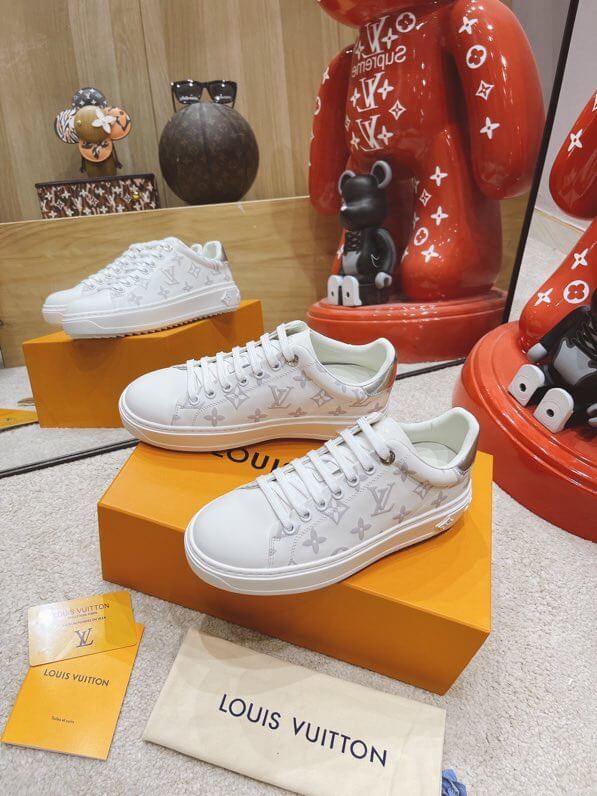LOUIV Sneakers